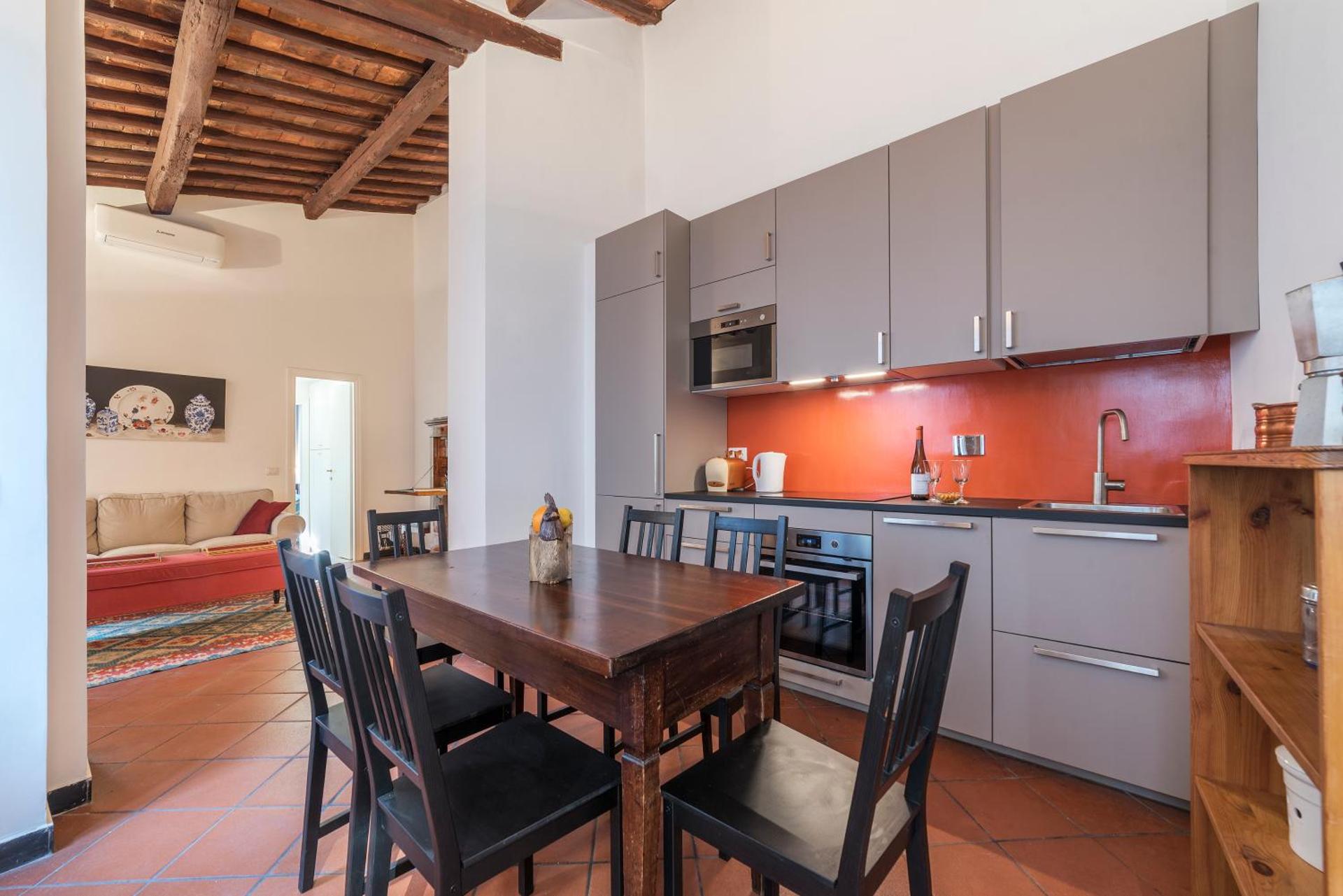 Three bedrooms in world-famous Via Giulia - FromHometoRome