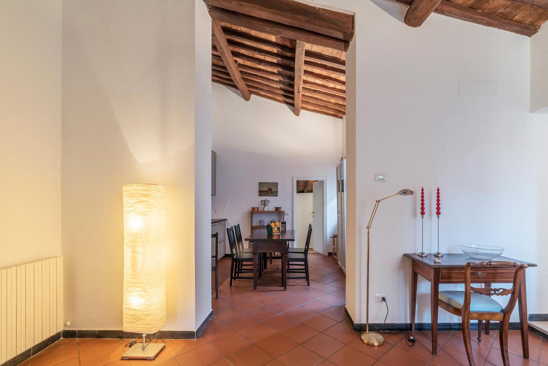 Three bedrooms in world-famous Via Giulia - FromHometoRome