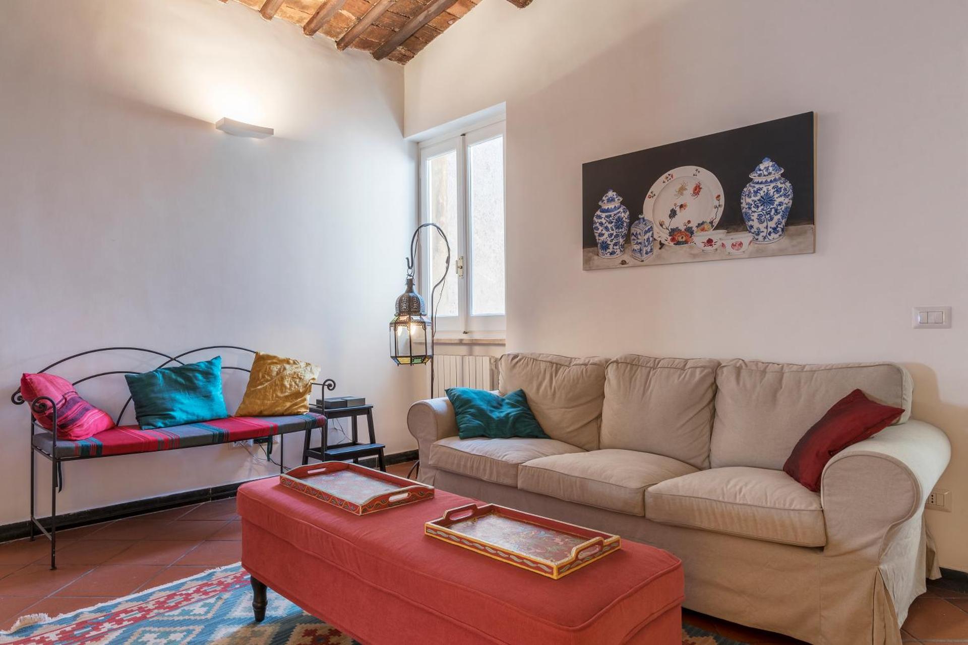 Three bedrooms in world-famous Via Giulia - FromHometoRome