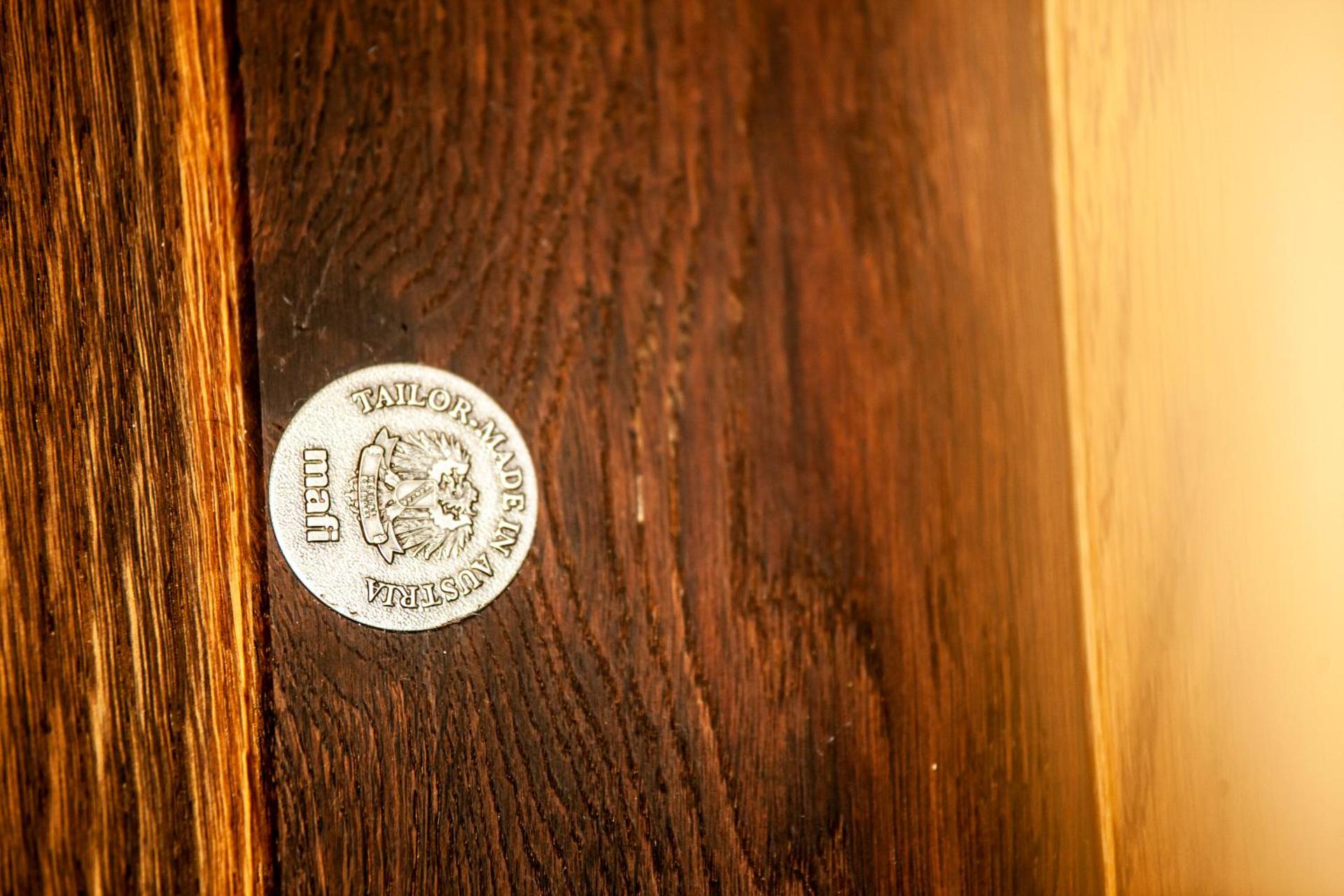 Logo/Certificate/Sign