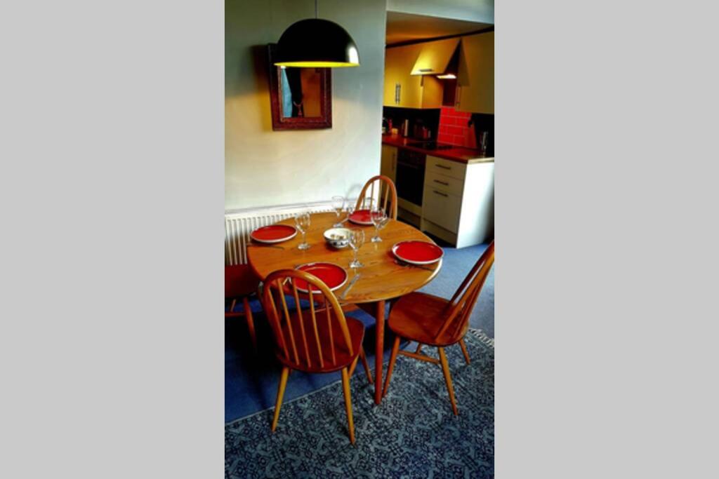 Super Lake District Cottage in Heart of Kendal 3 Double Beds