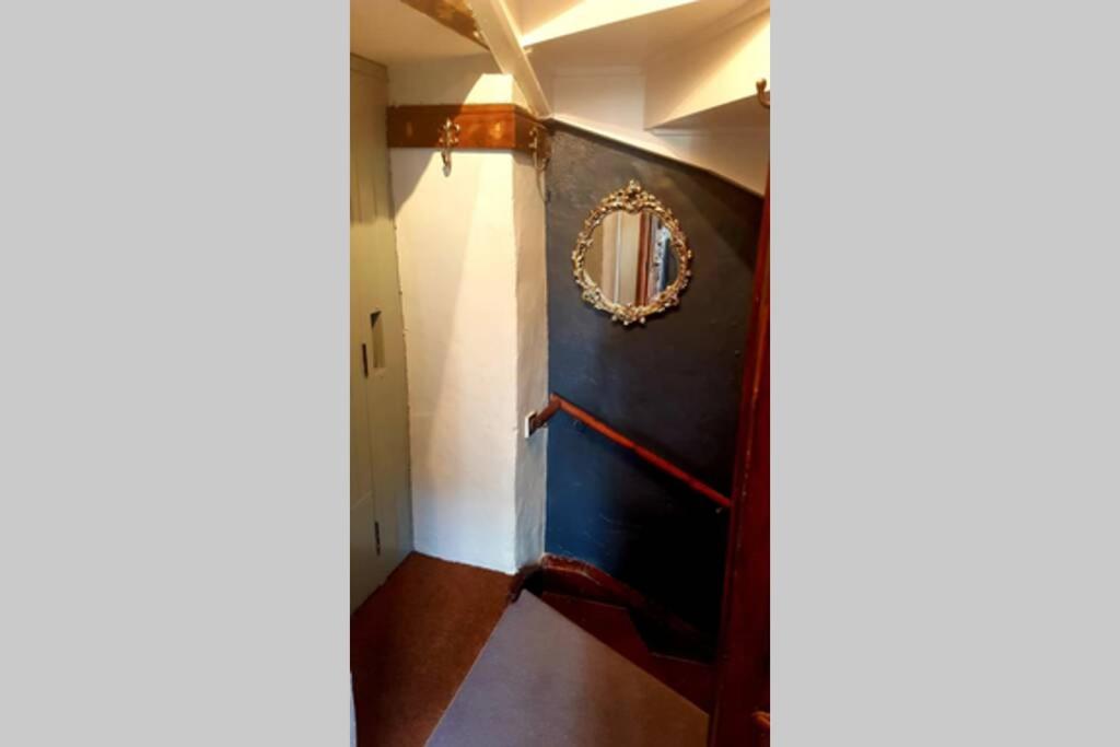 Super Lake District Cottage in Heart of Kendal 3 Double Beds