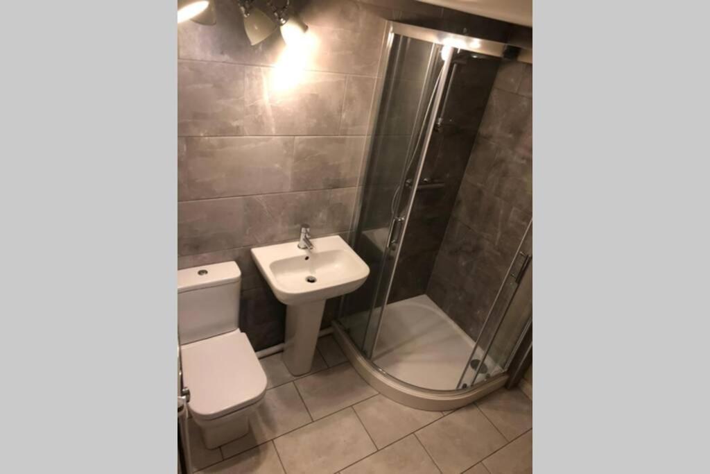 Super Lake District Cottage in Heart of Kendal 3 Double Beds