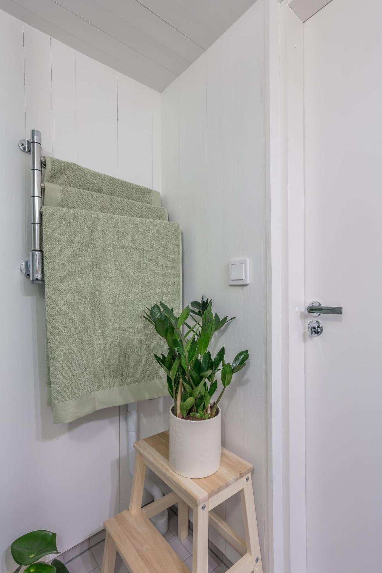 Sparkling newly built house close to city & nature