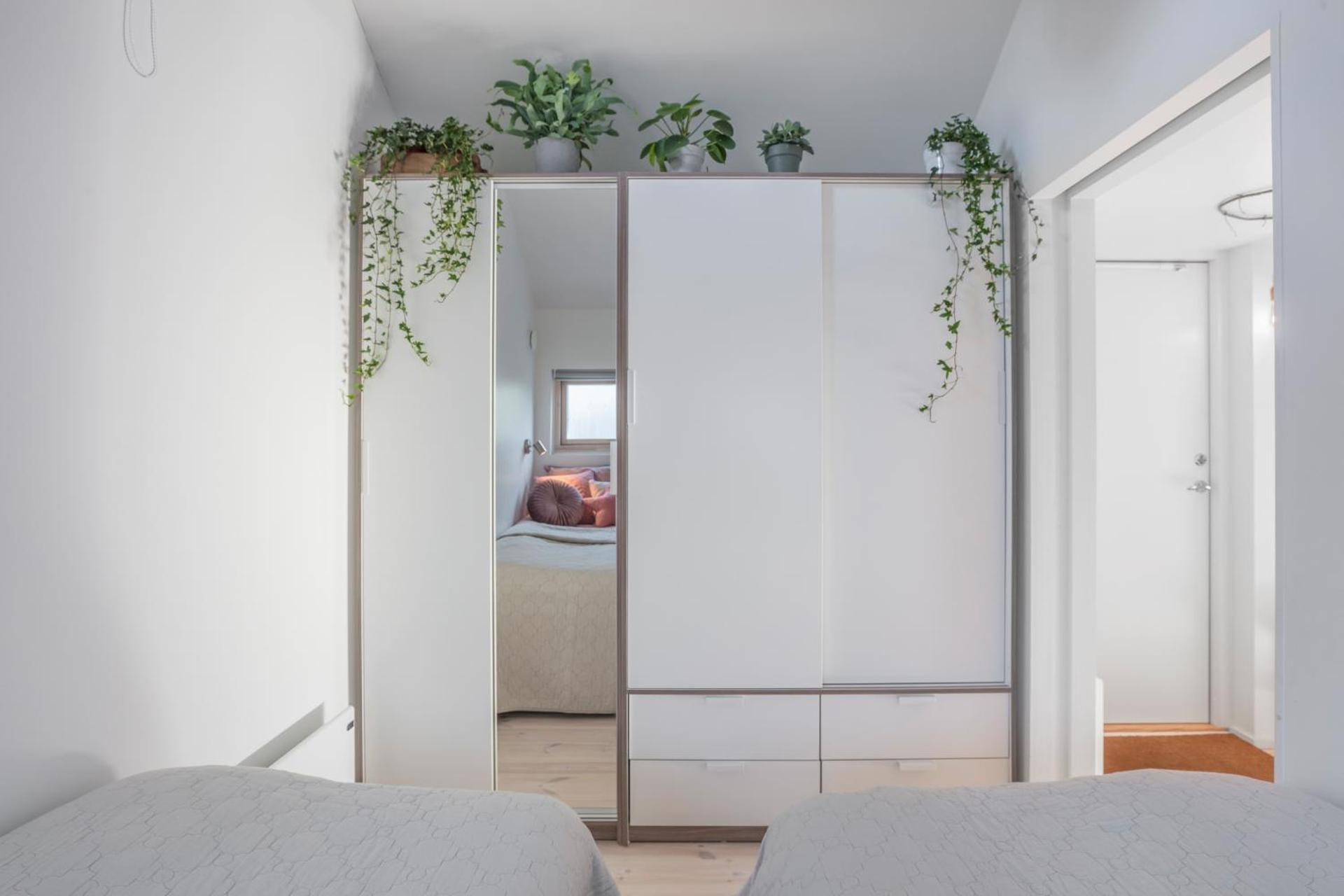 Sparkling newly built house close to city & nature