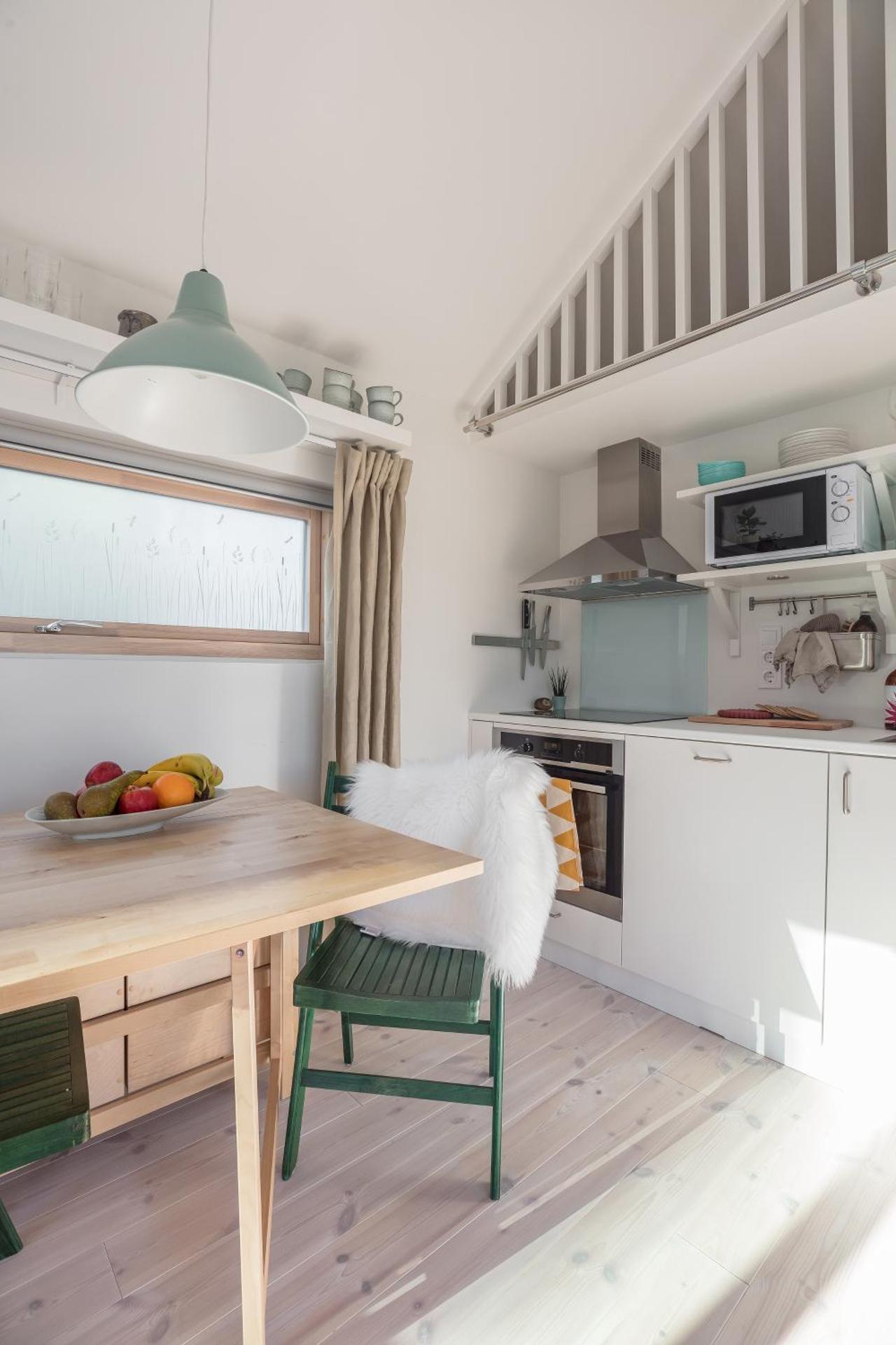 Sparkling newly built house close to city & nature