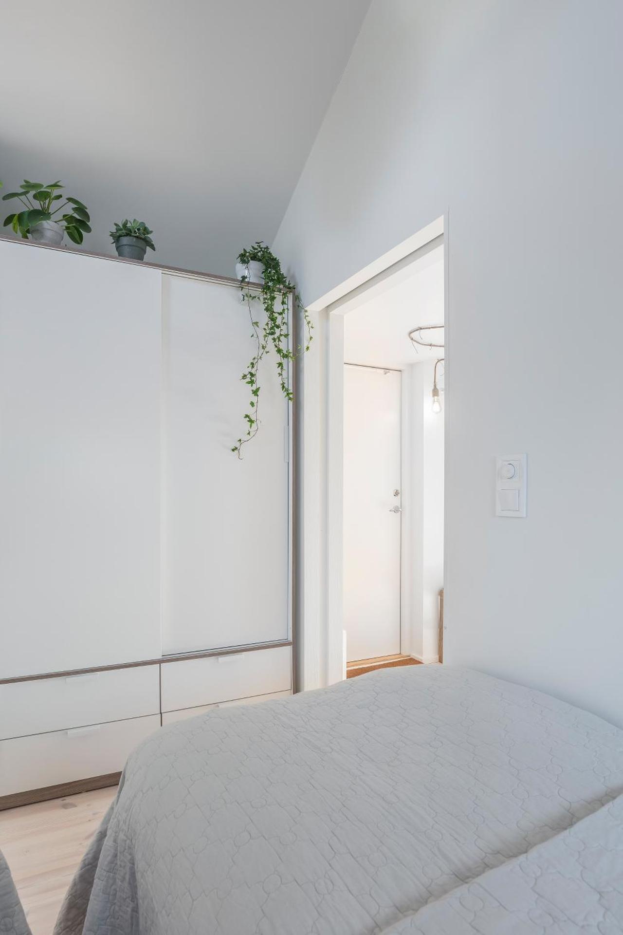 Sparkling newly built house close to city & nature