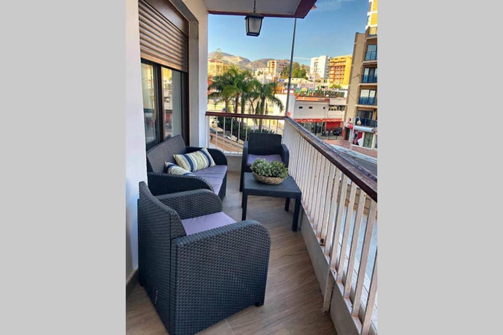 Coqueto apartamento en Puerto Marina con piscina