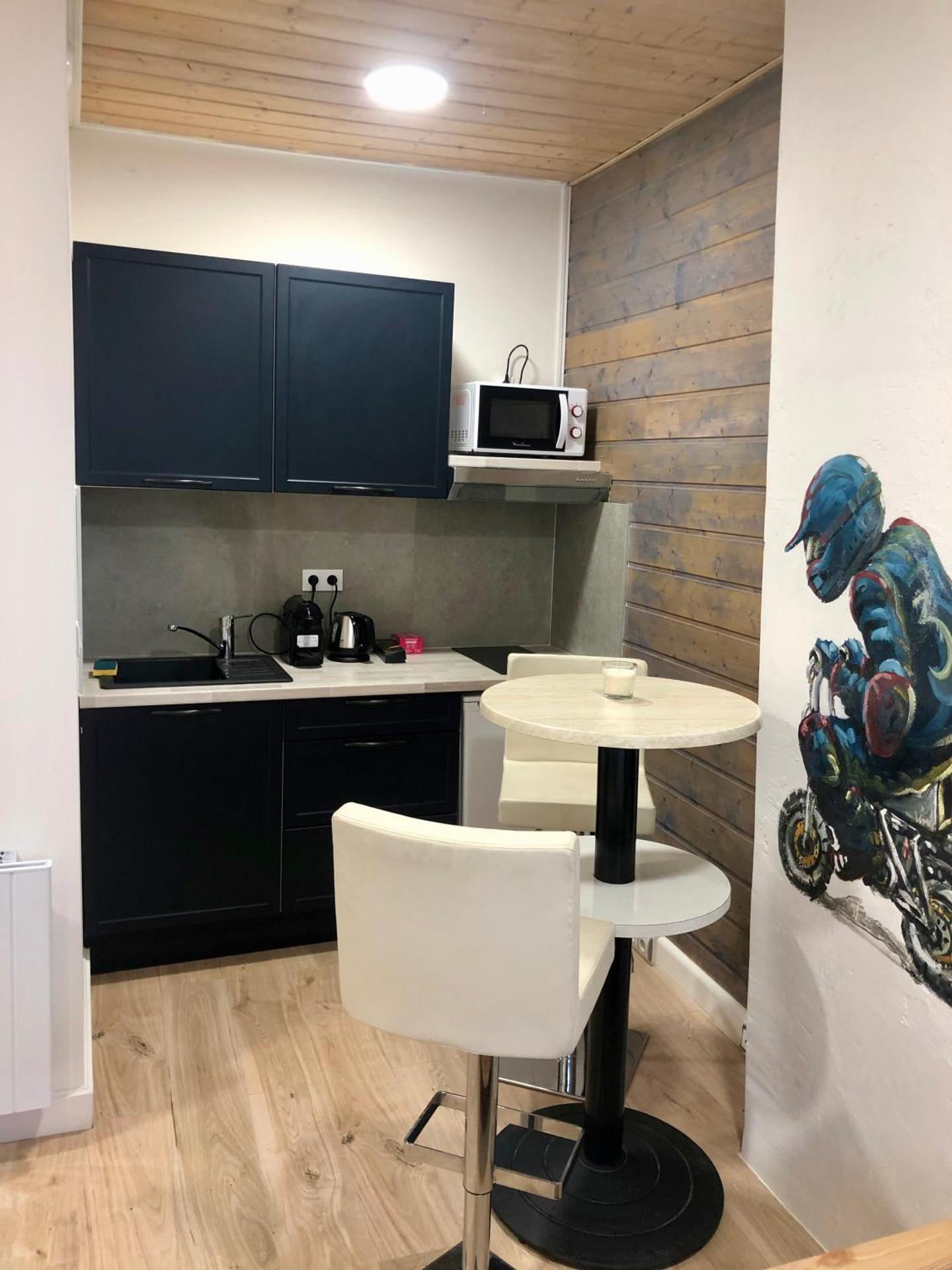 Kitchen or kitchenette