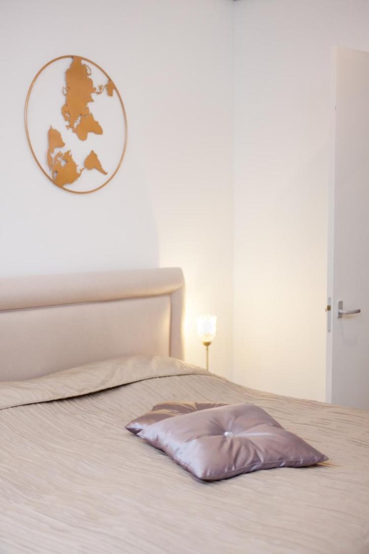 Luxurious two bedroom apartment A kwartier Center