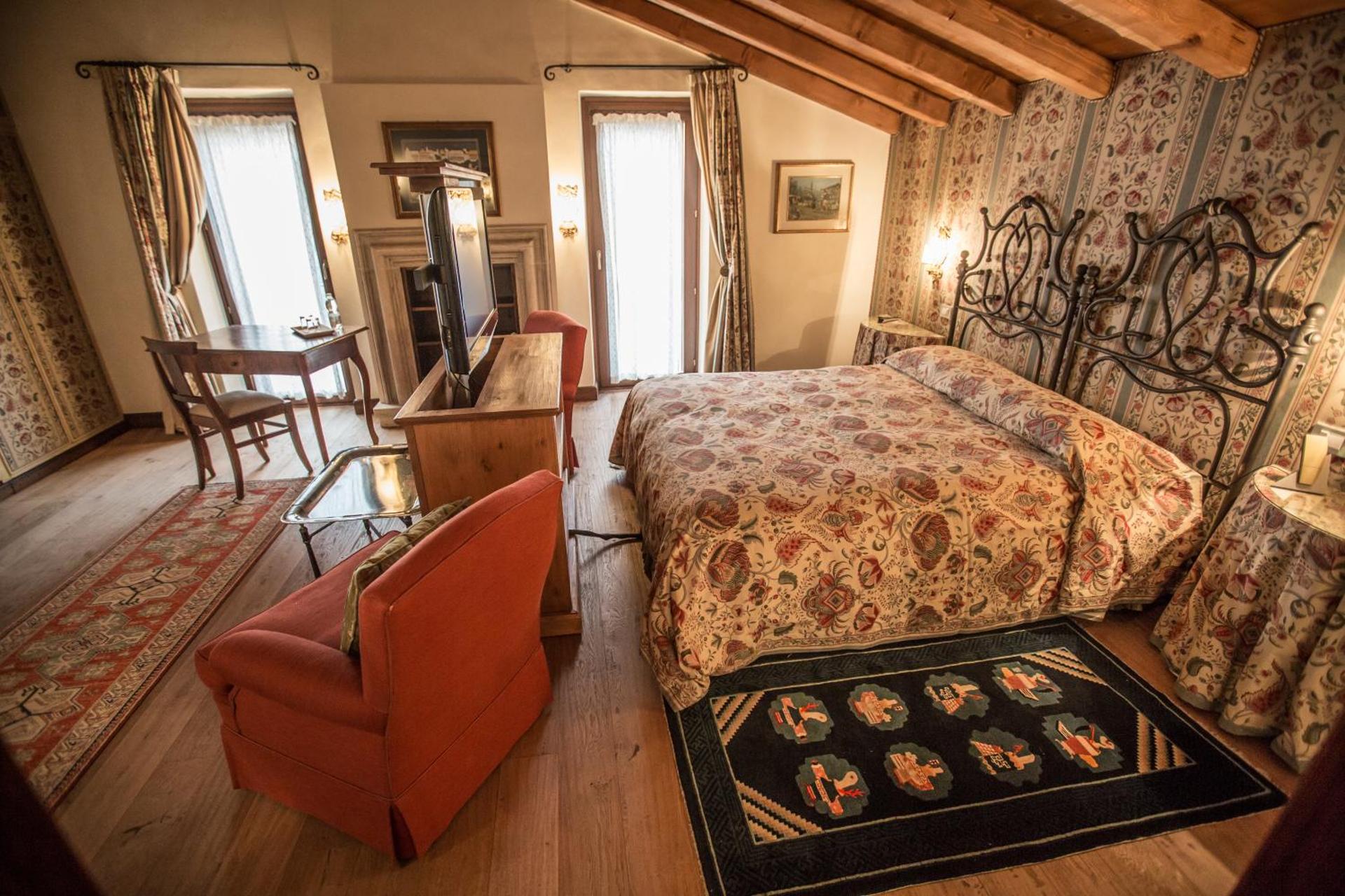 Junior Suite with Terrace