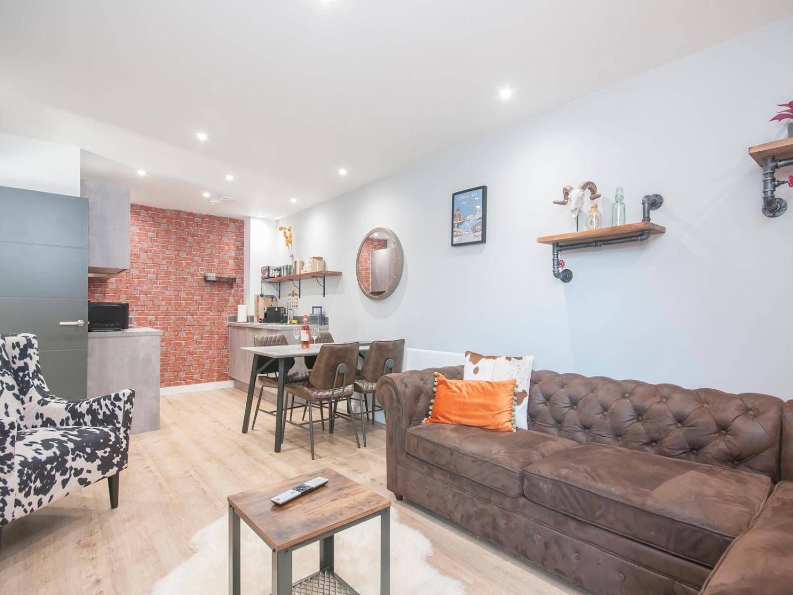 New modern Apt in the City & close to Stadiums - Pass the Keys