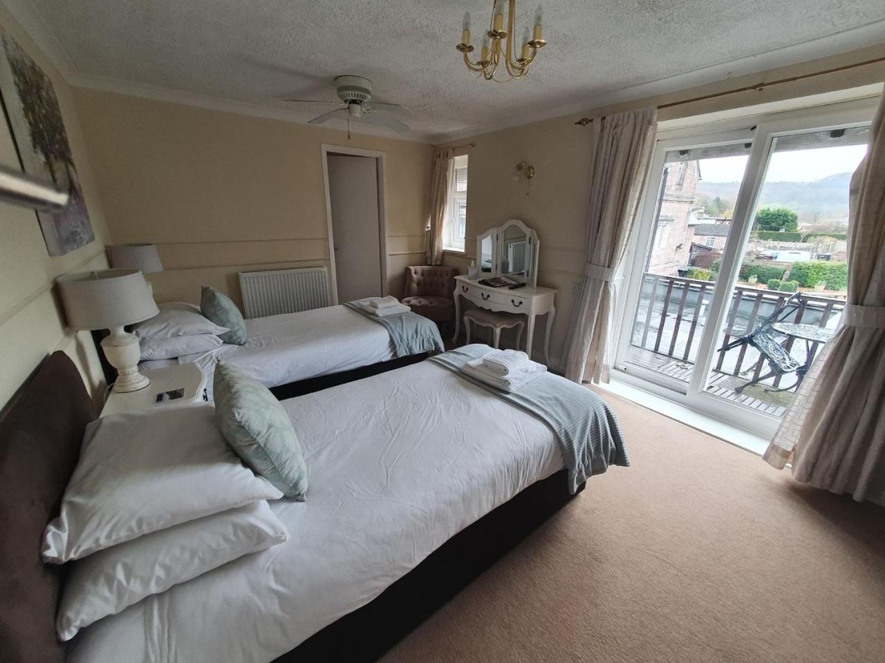 Old Court Hotel & Apartments