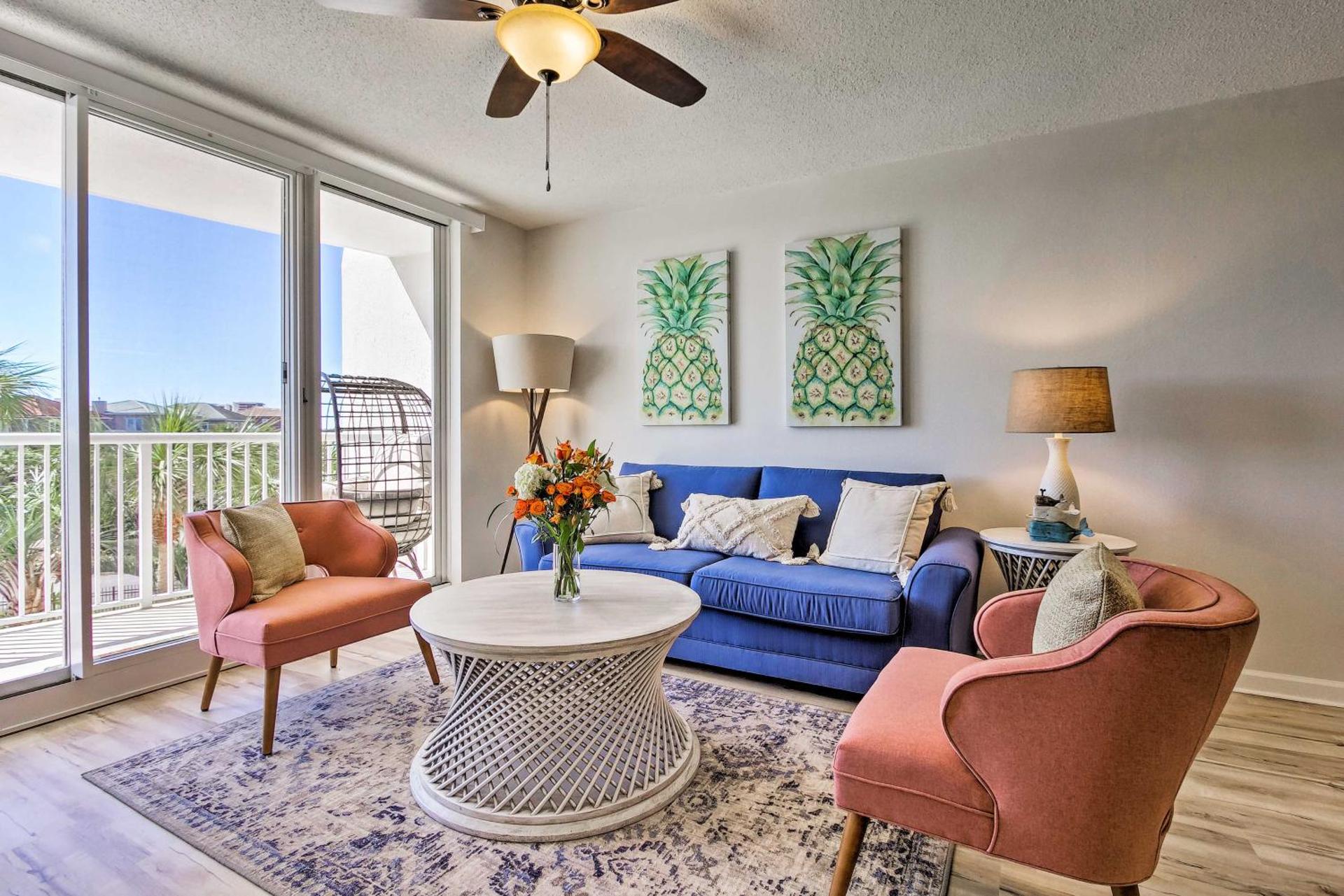 Snowbirds Retreat Walkable Destin Condo with View!