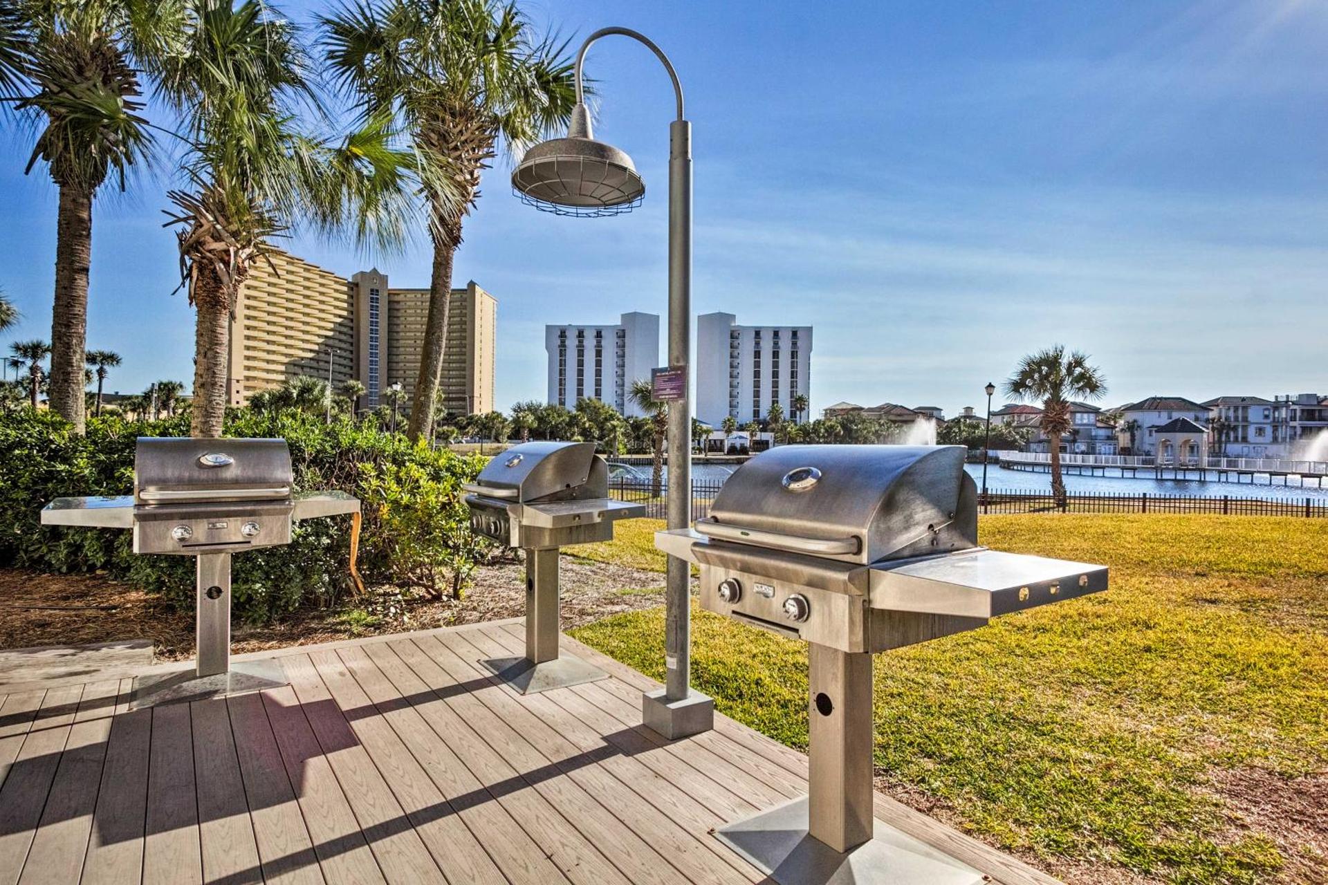 Snowbirds Retreat Walkable Destin Condo with View!