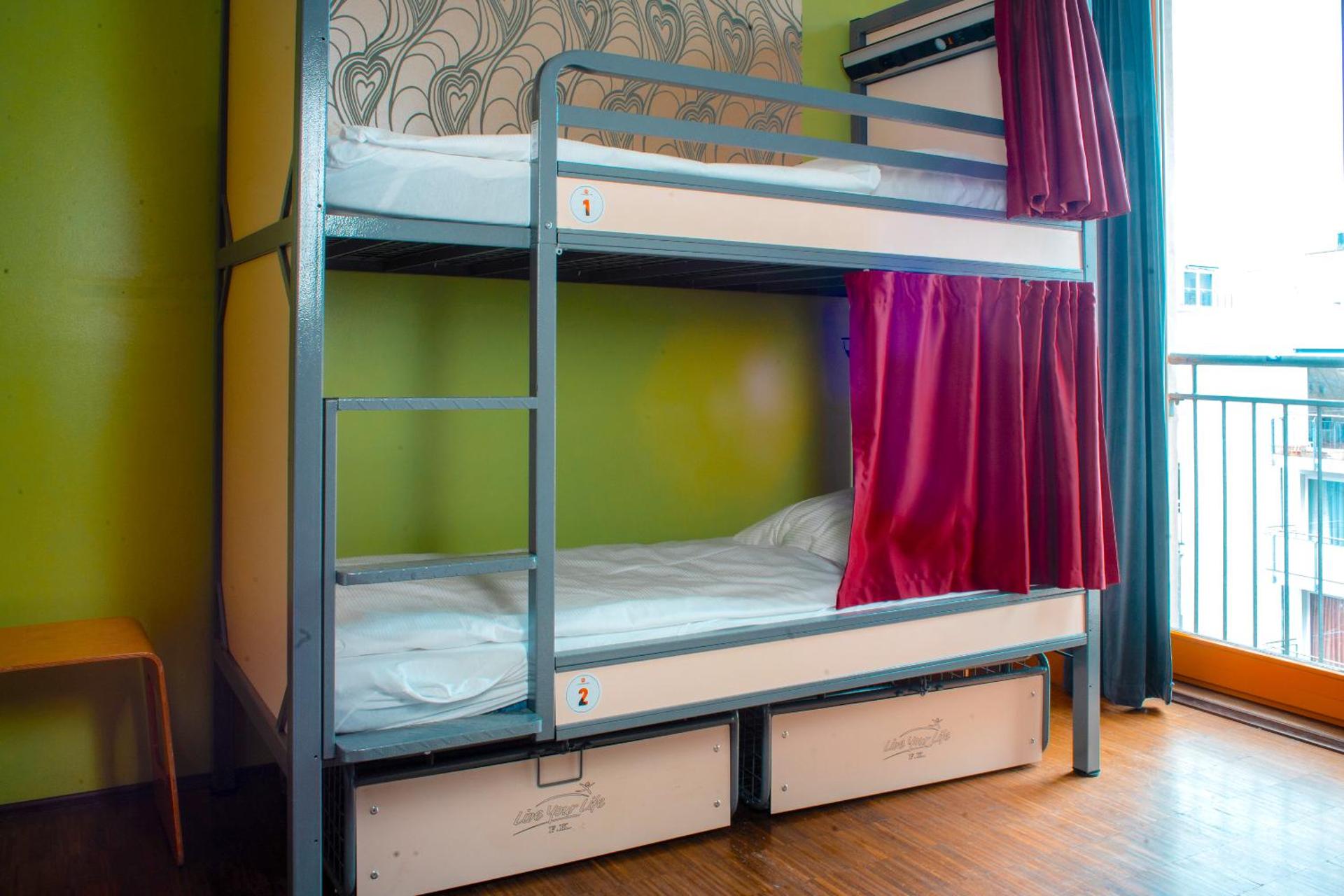 bunk bed