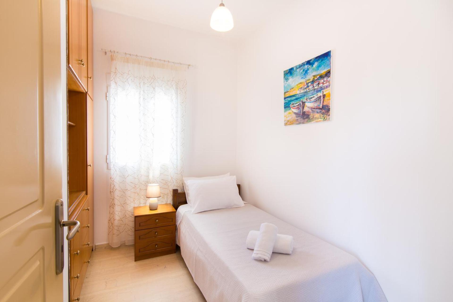 Cozy Renovated Apartment "Filoxenia"