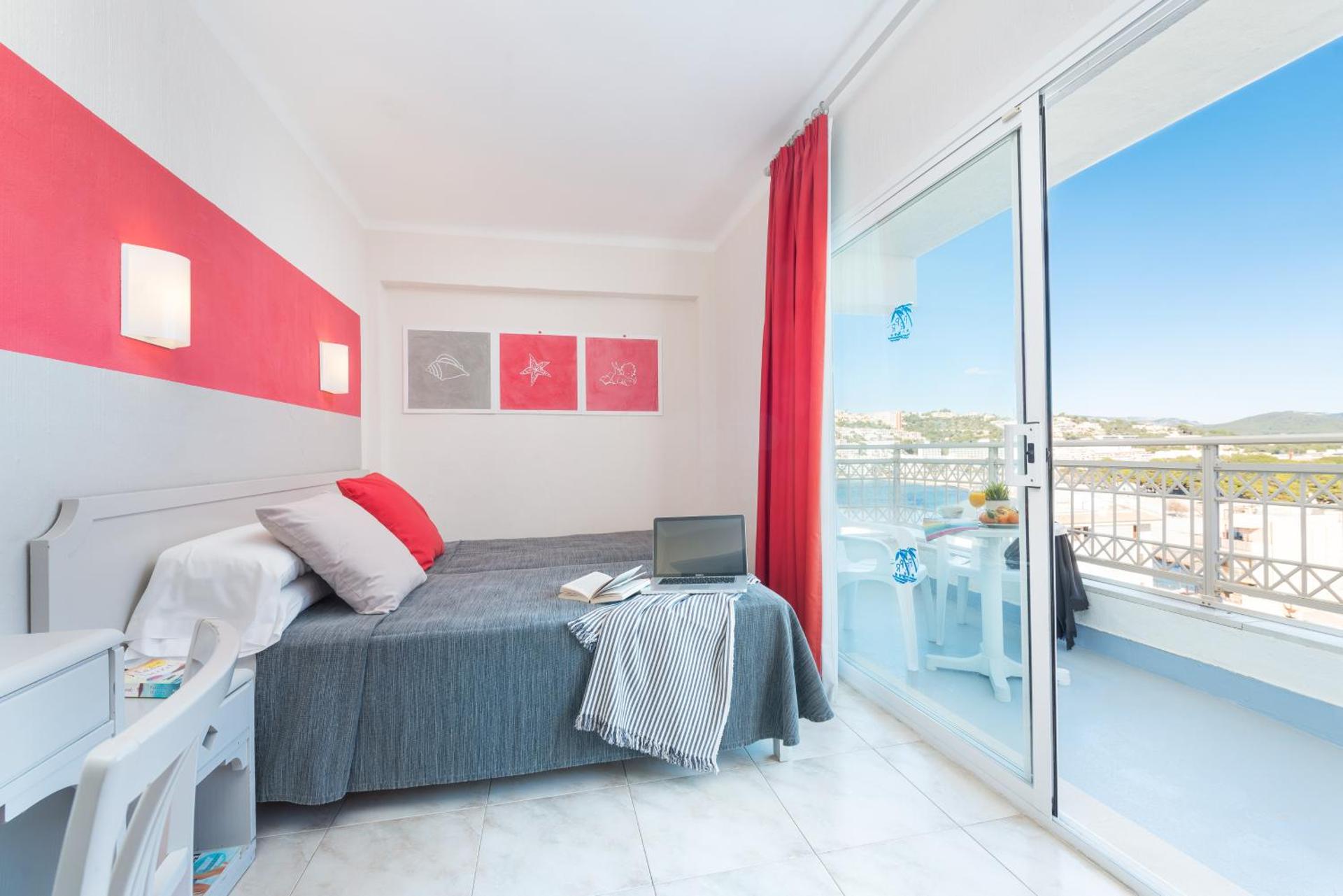 Double or Twin Room with Sea View