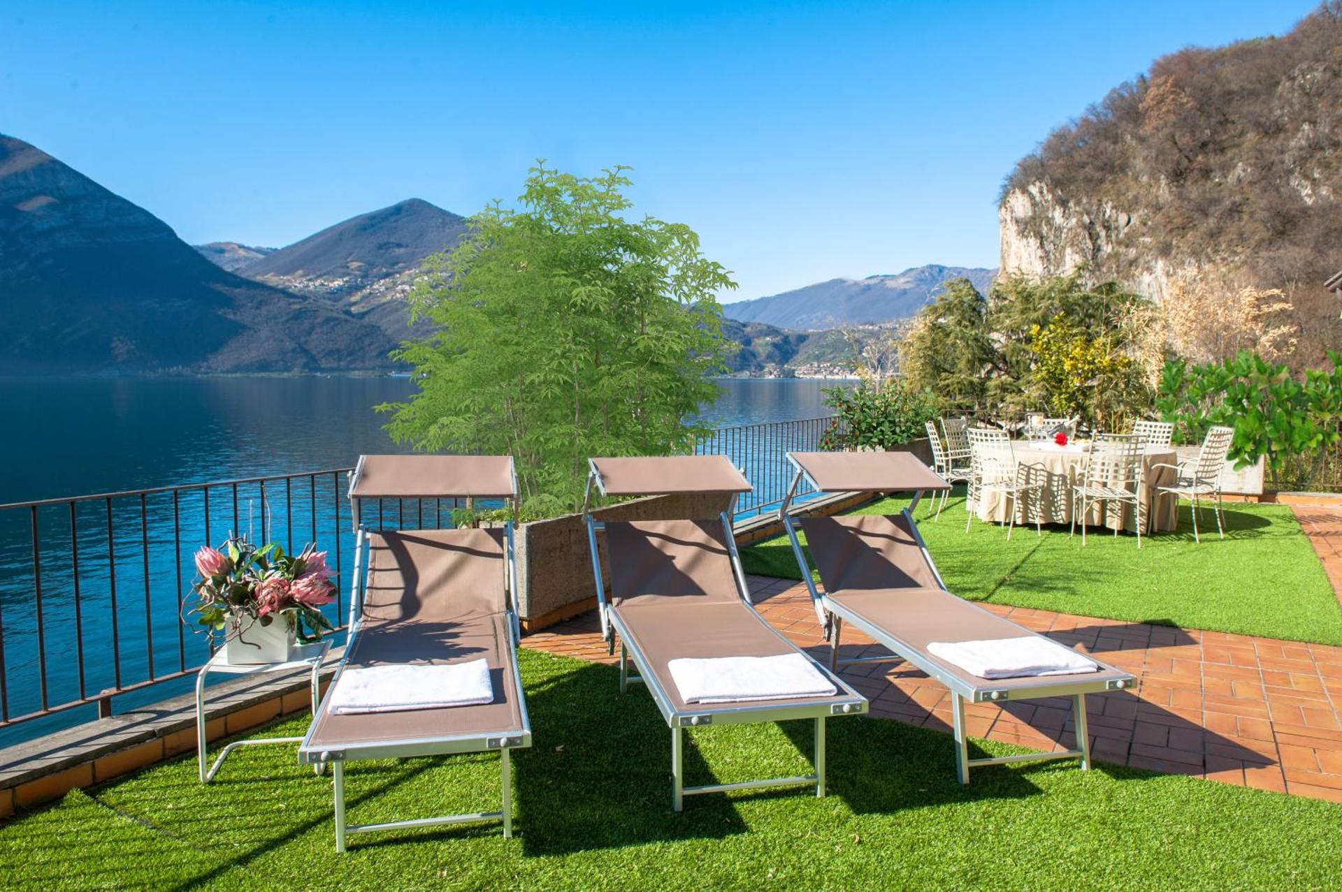 The Terrace on the Lake