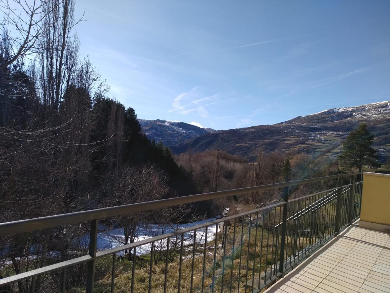 Apartament amb pati a la Vall Fosca, tranquilitat i bones vistes