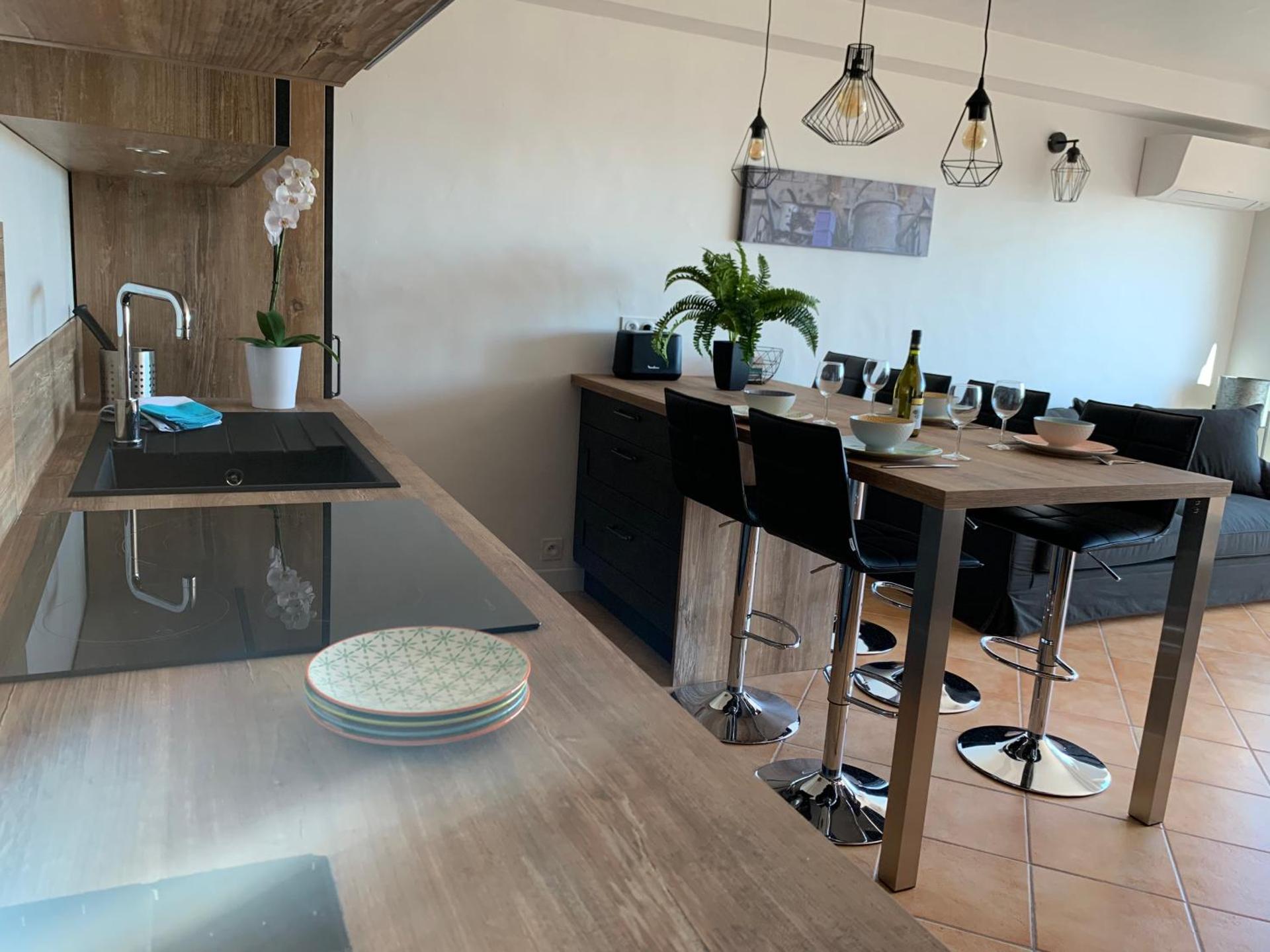 Kitchen or kitchenette