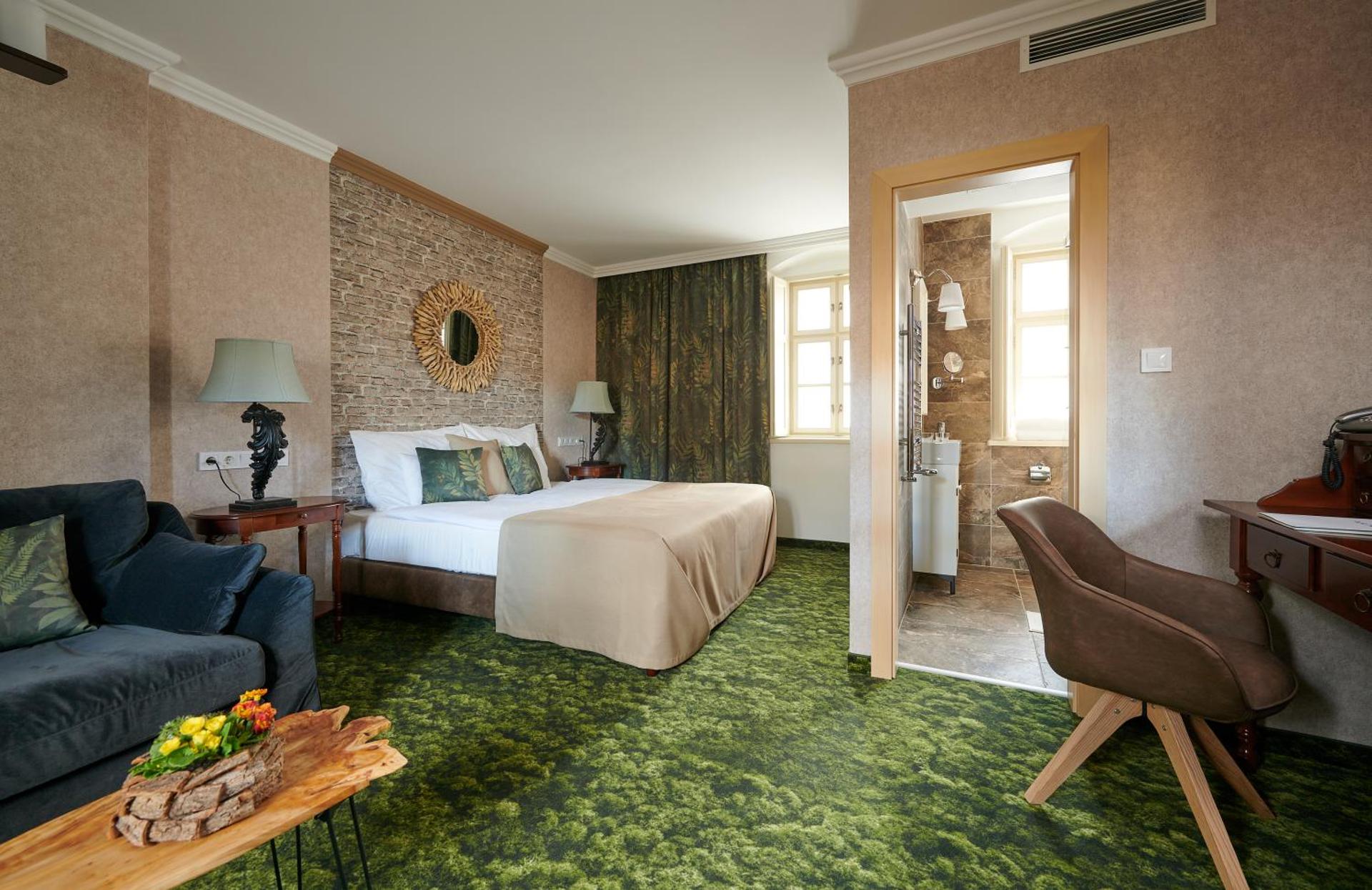 Photo of the whole room