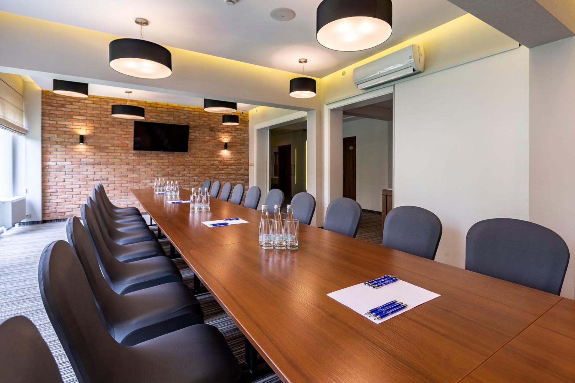Meeting/conference room