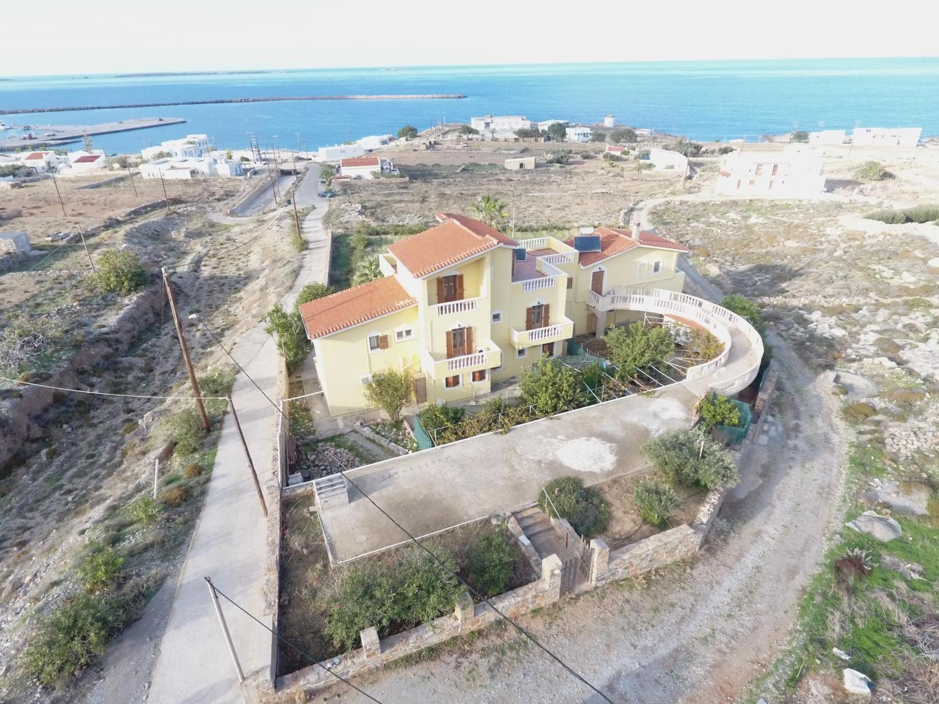 AVRA Apartments & Studios