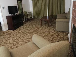 King Room with Roll-in Shower - Disability Access/Non-Smoking