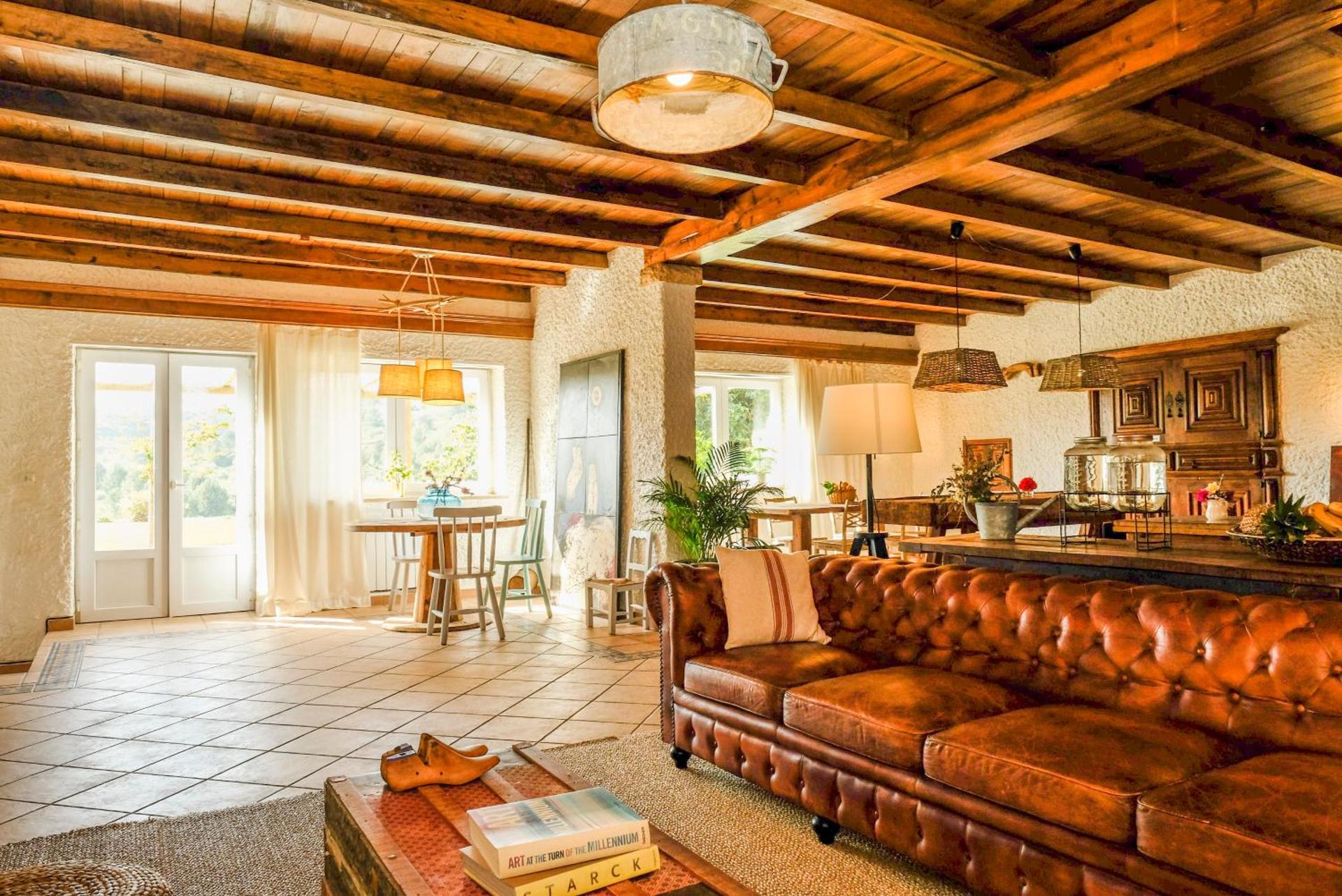 Communal lounge/ TV room