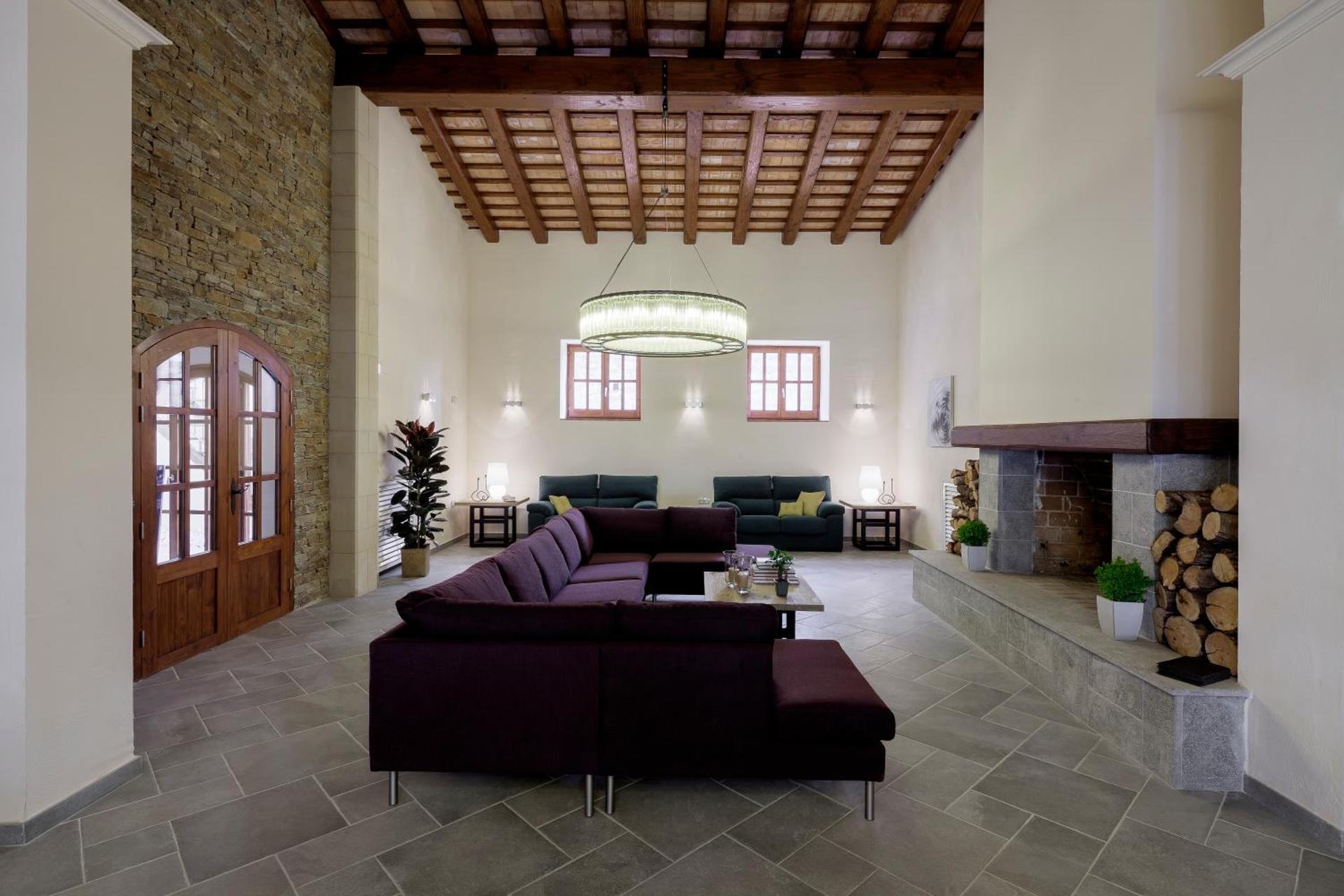 Communal lounge/ TV room