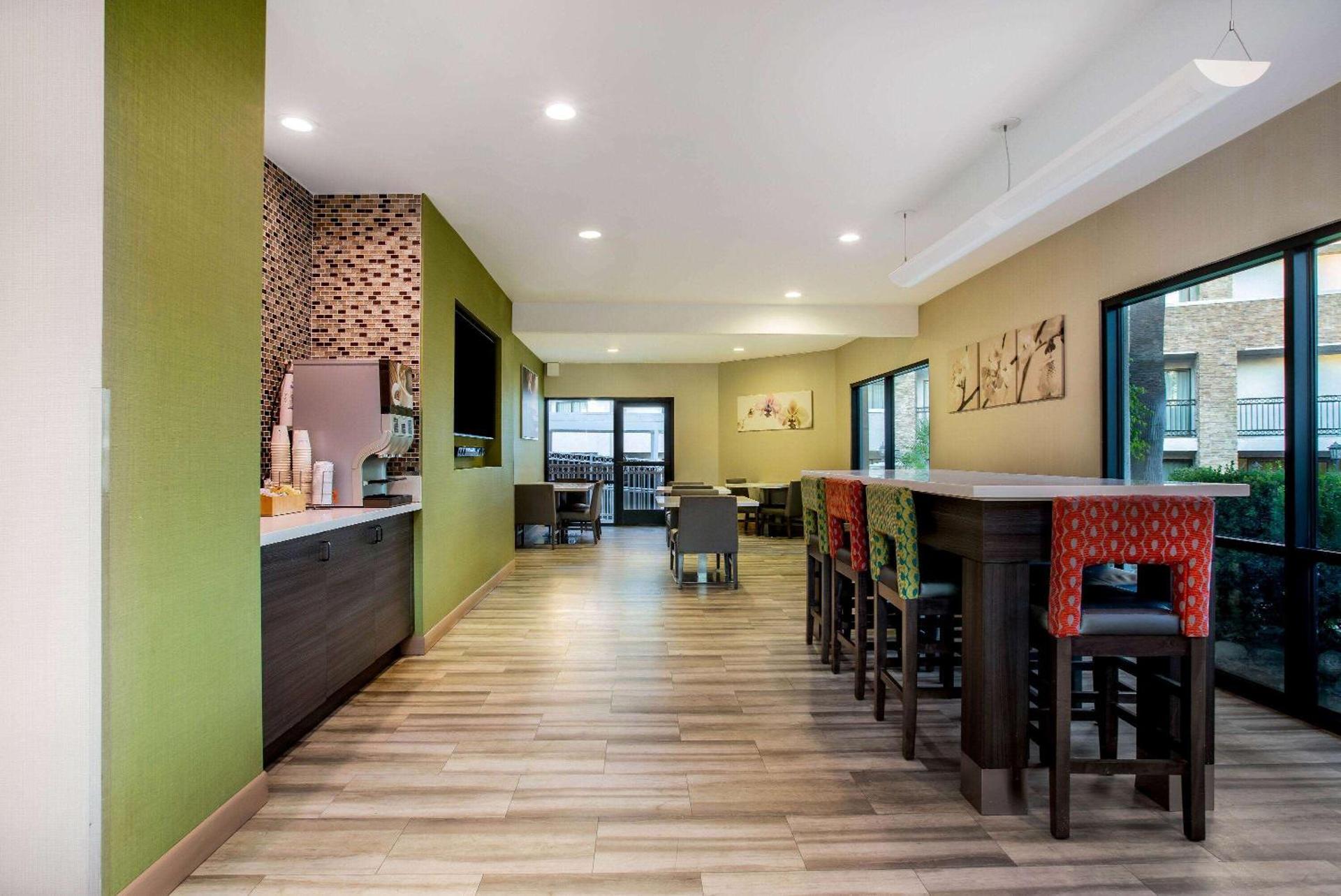 Communal lounge/ TV room