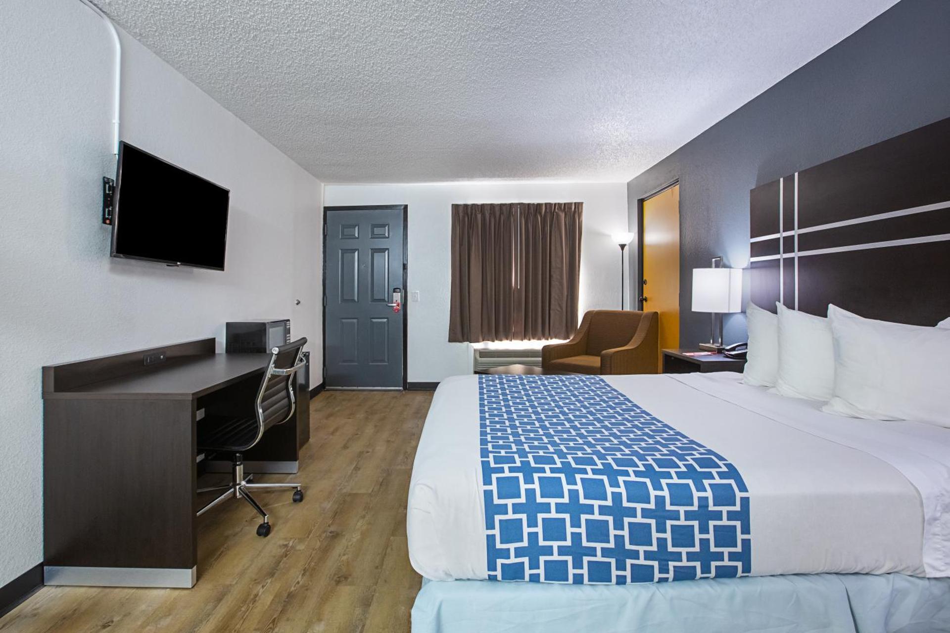 Queen Room - Non-Smoking