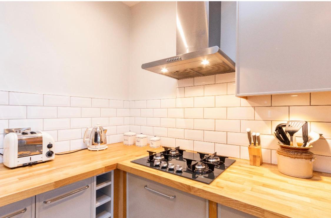 New Town Apartment with Castle View