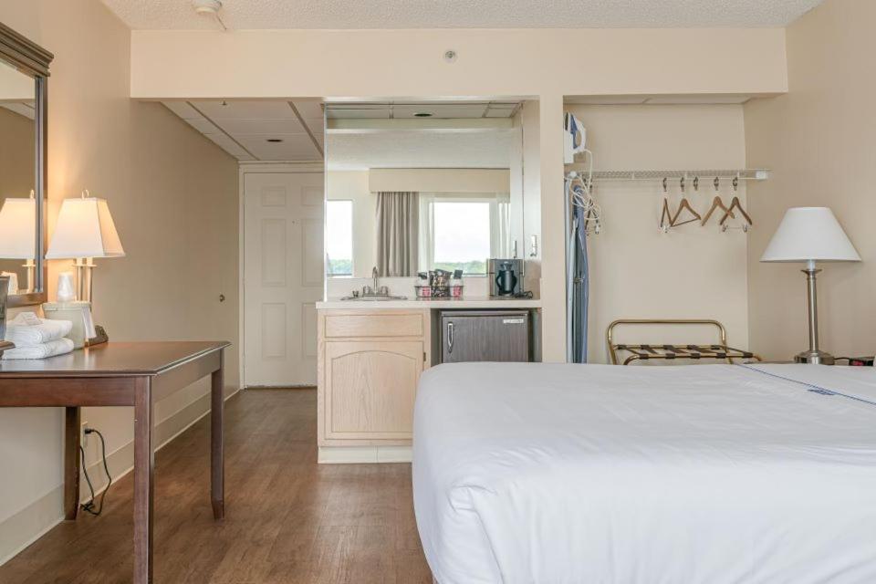 Bonnie Castle Resort & Marina