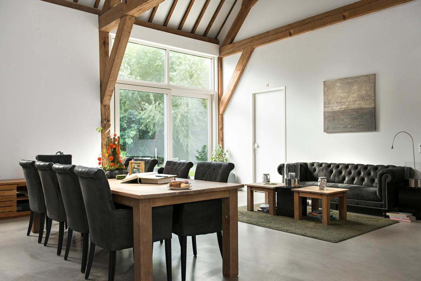 Communal lounge/ TV room