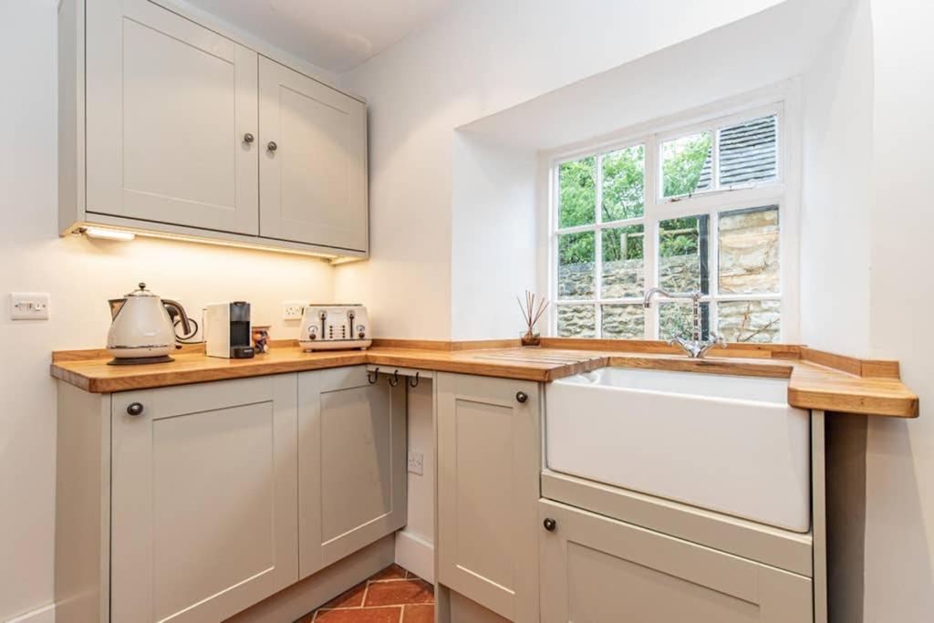 Oxfordshire Living - The Bowler Hat Cottage - Woodstock