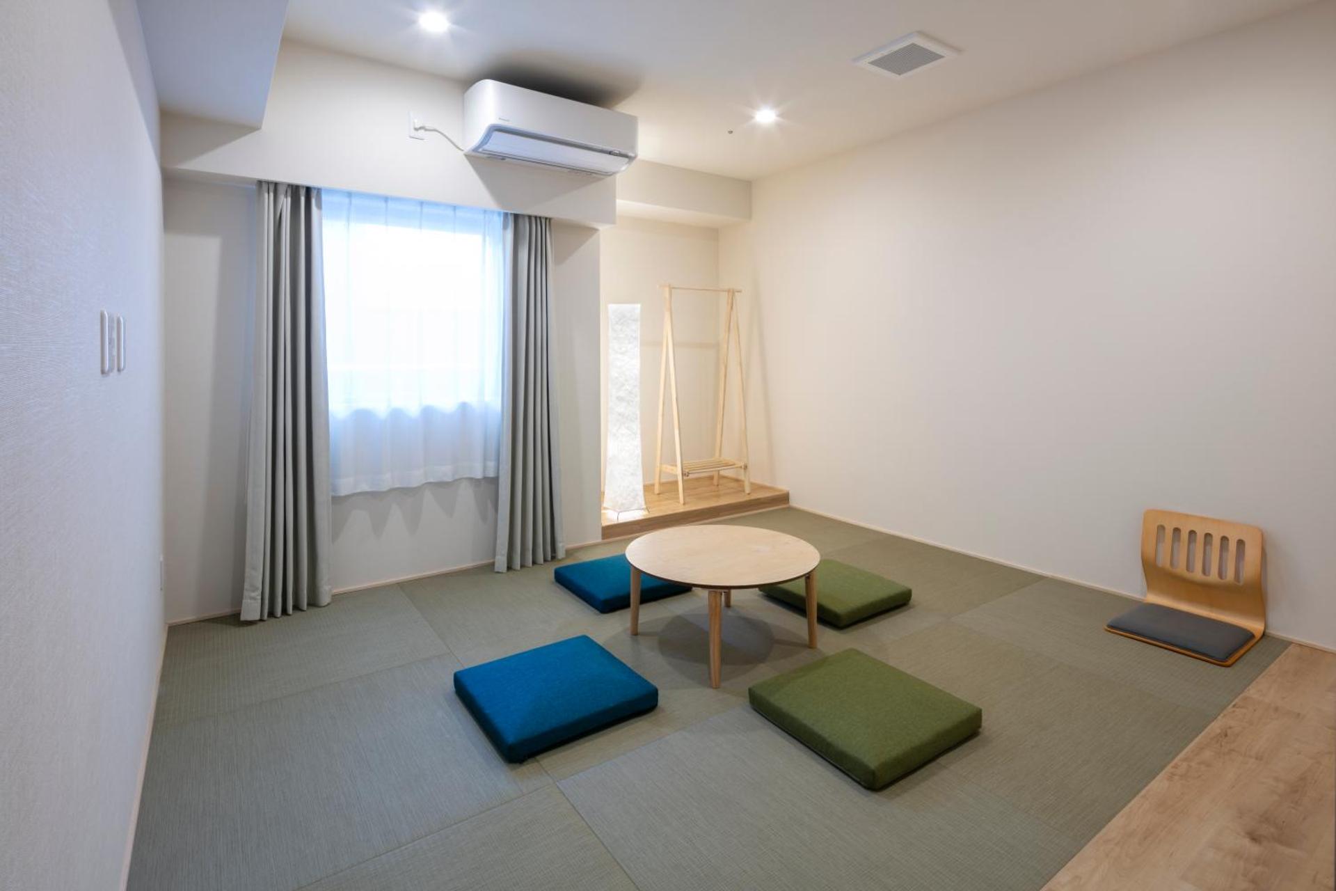 Photo of the whole room