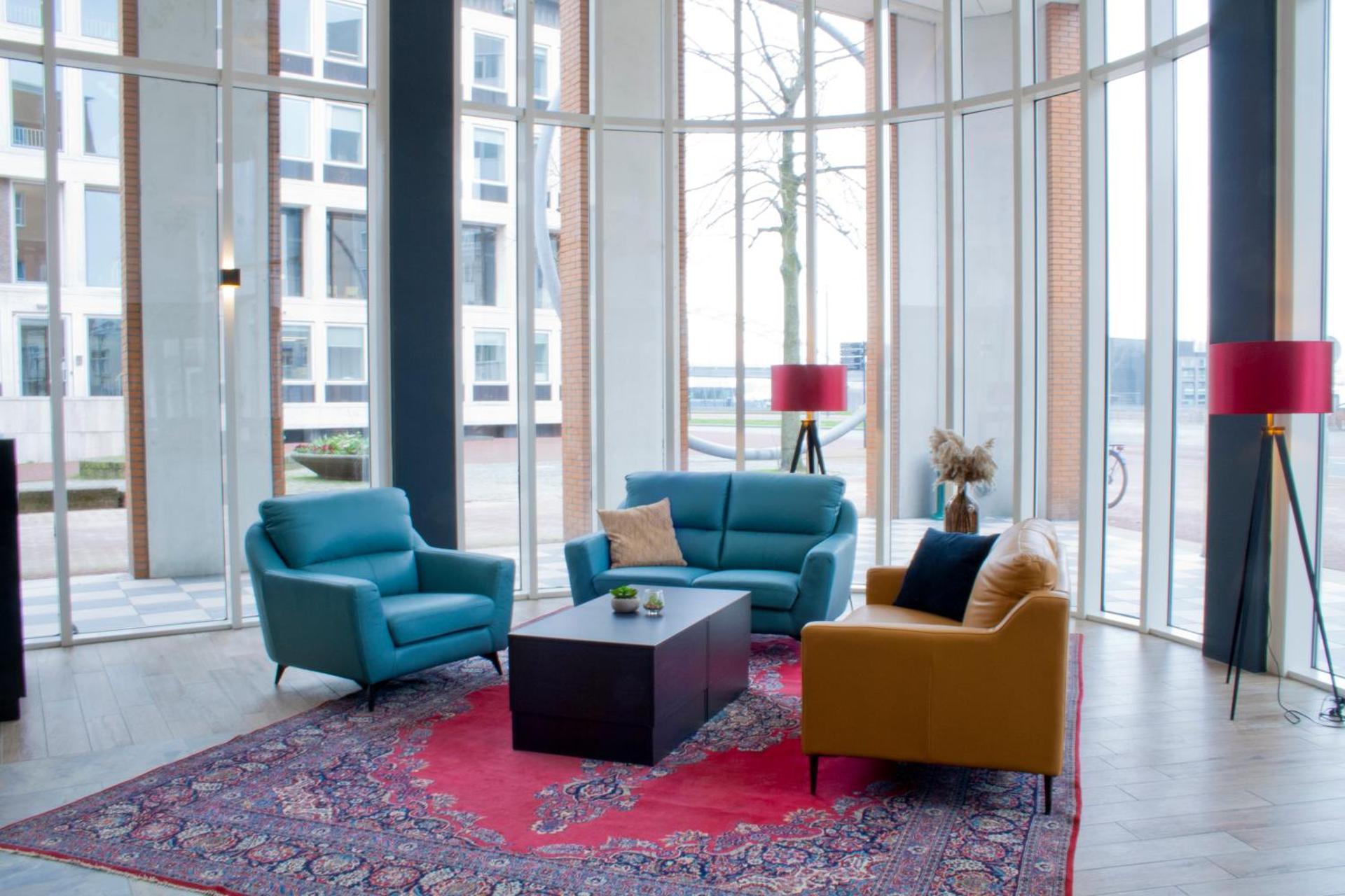 Communal lounge/ TV room