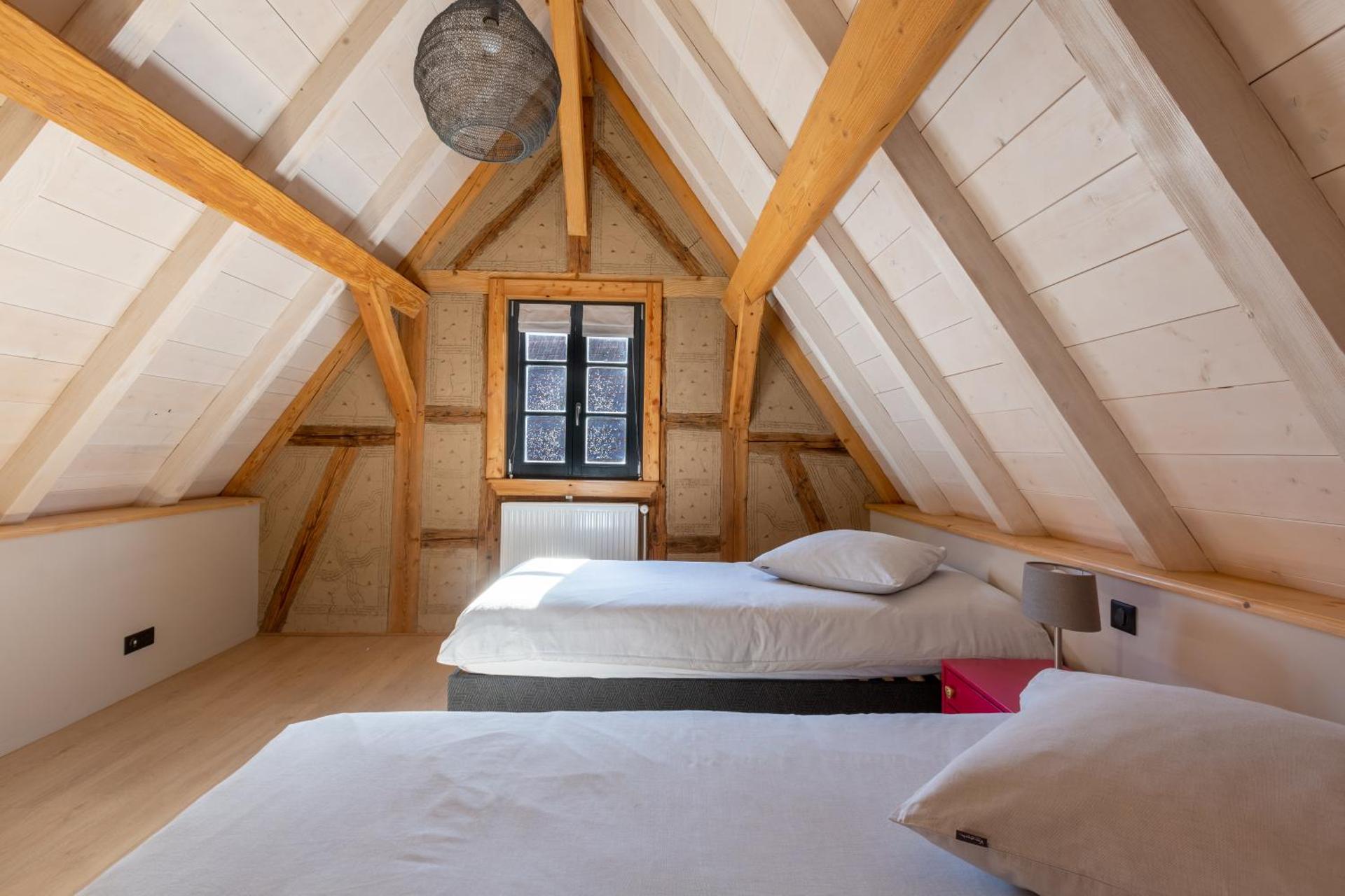 LA DEPENDANCE D'ELISA