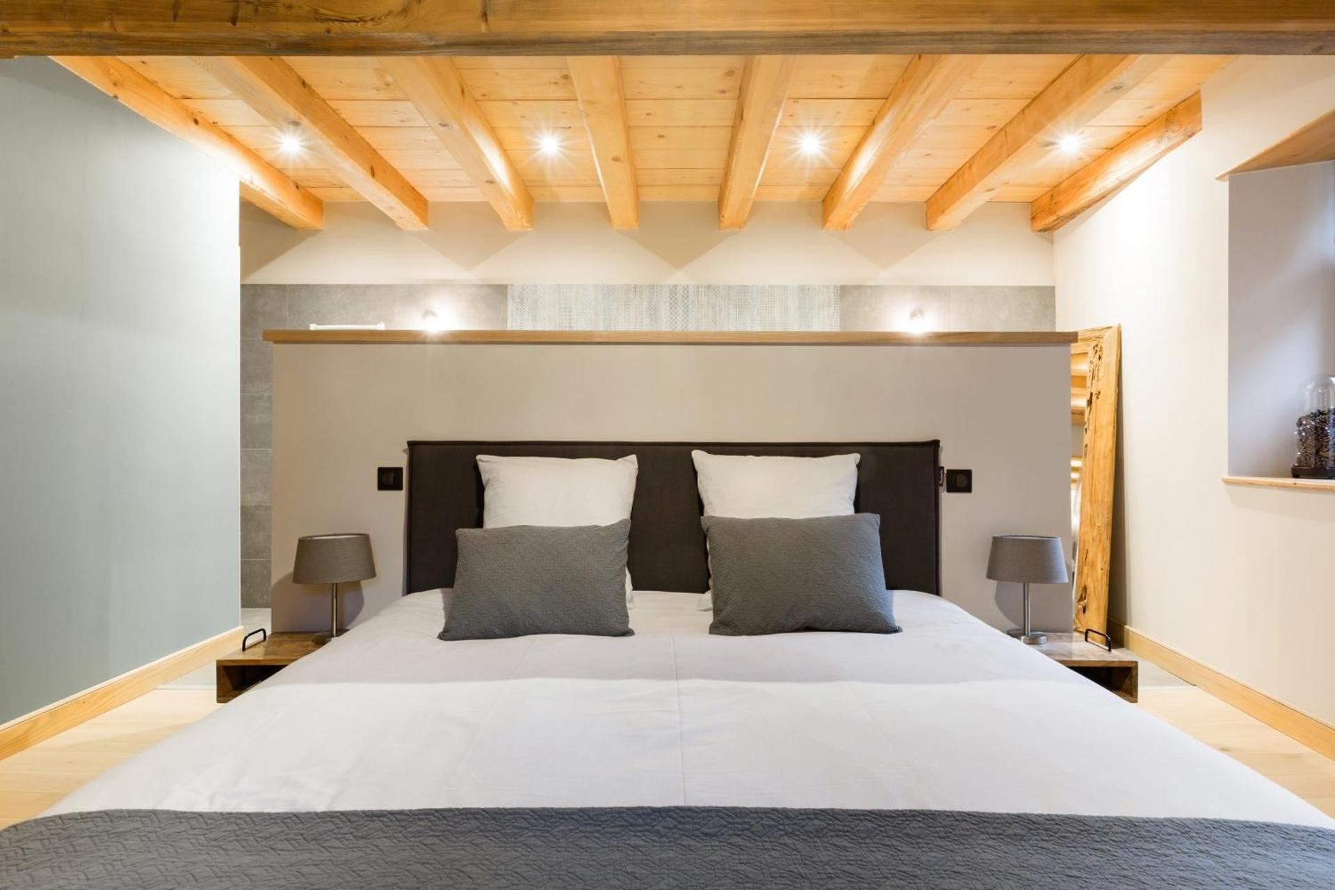 LA DEPENDANCE D'ELISA