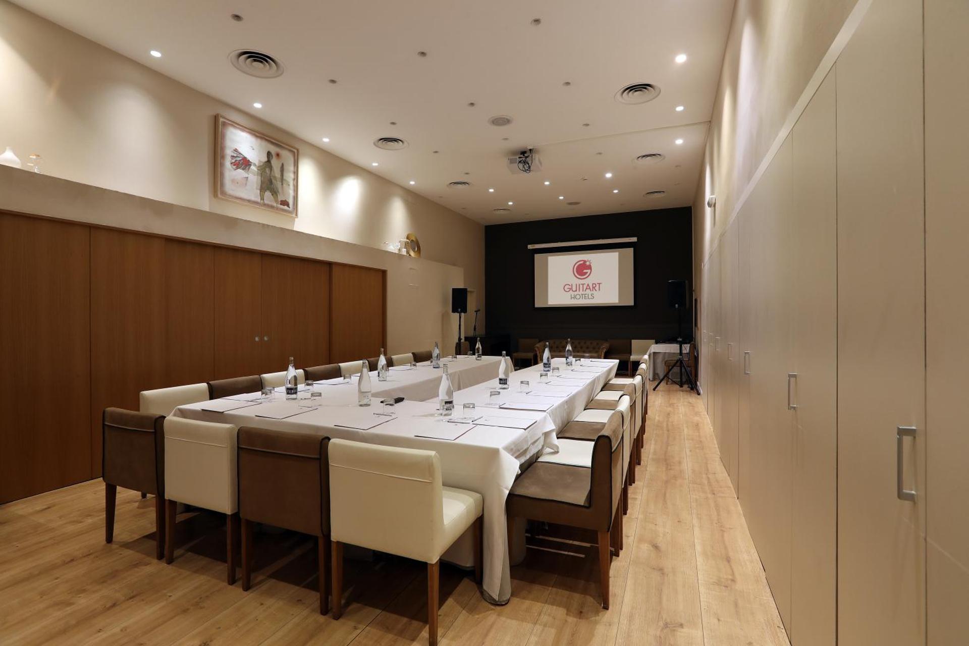 Meeting/conference room