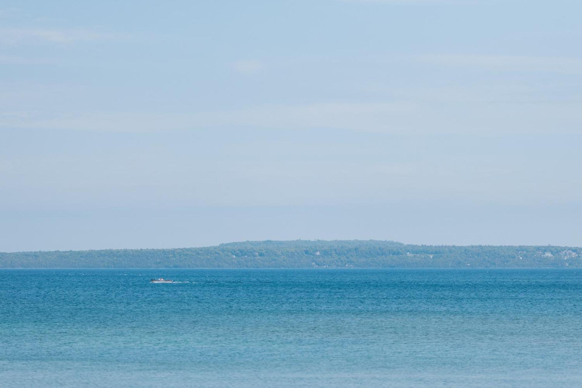 Breakers Resort - Lakeside