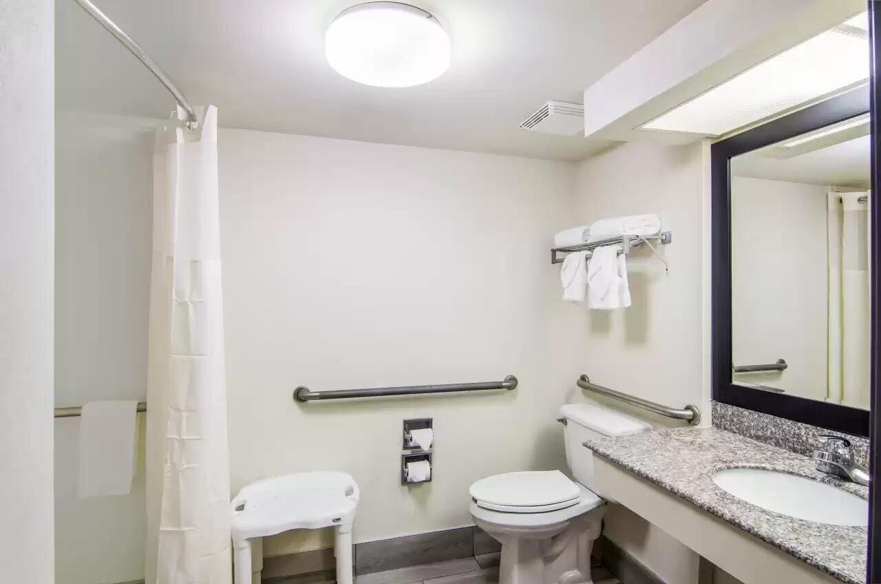 King Room - Disability Access/Non-Smoking