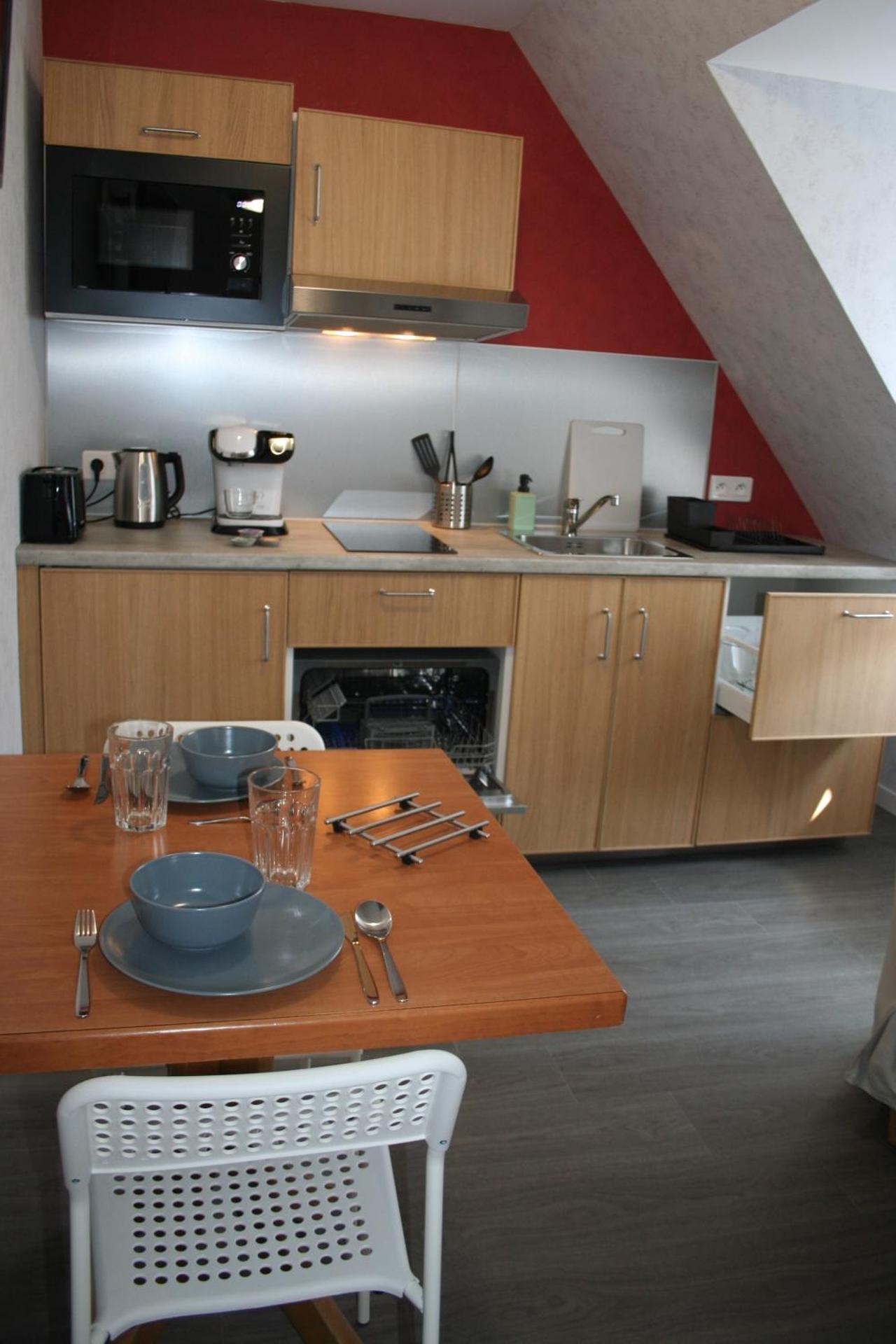 Kitchen or kitchenette