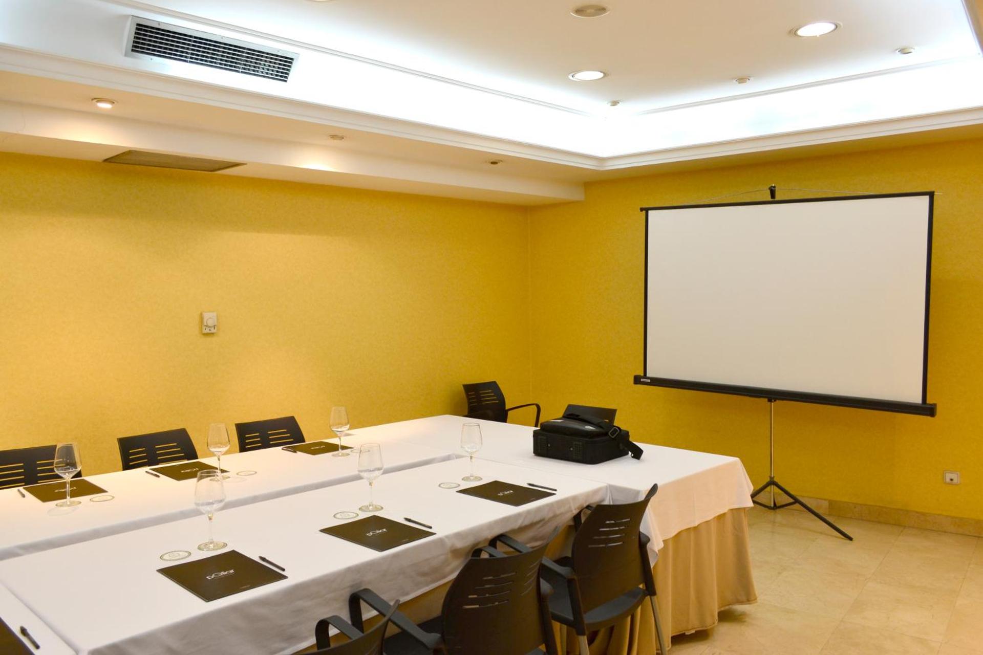 Meeting/conference room