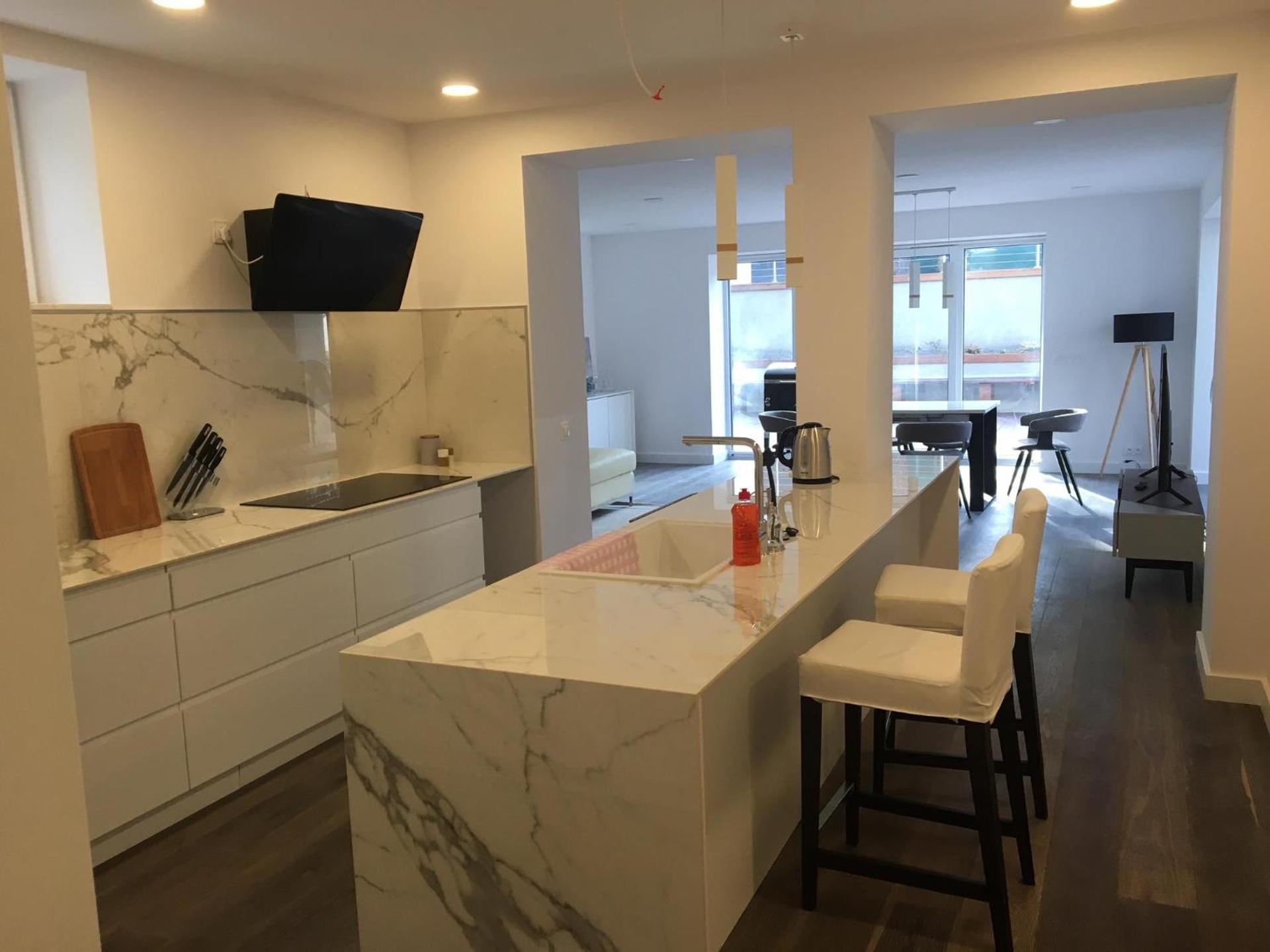 Luksusowy Apartament pod Lasem, Otwock -Shared garden, sauna, wood hot tub! Hot tub seasonal!