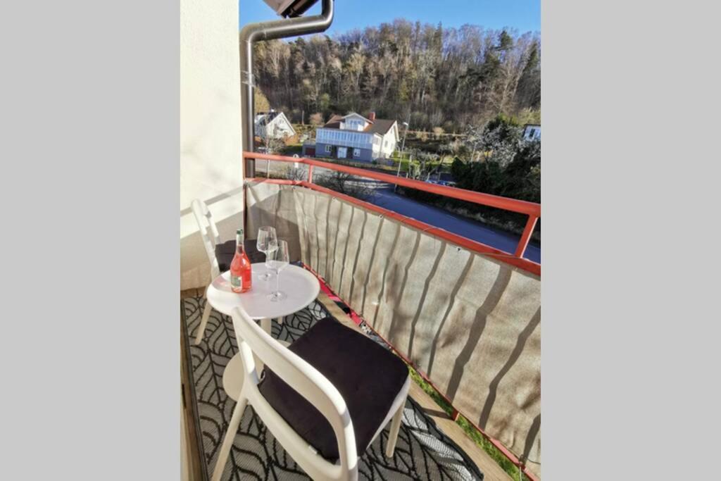 Stilren studiolägenhet på 20 kvm nära havet och centrum! Stationsterrassen 7