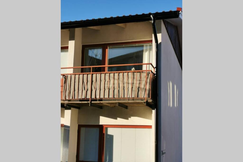 Stilren studiolägenhet på 20 kvm nära havet och centrum! Stationsterrassen 7