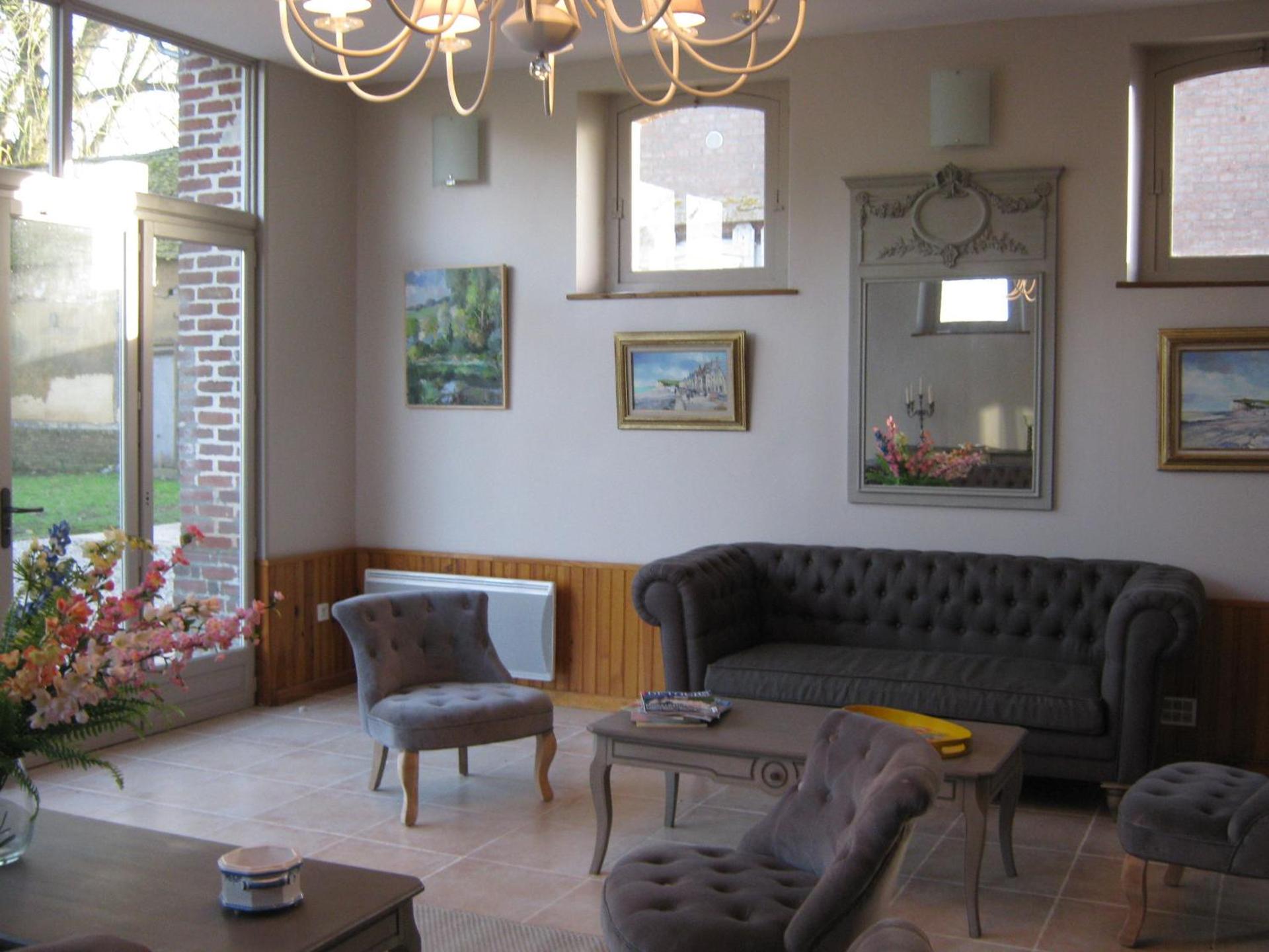 Communal lounge/ TV room